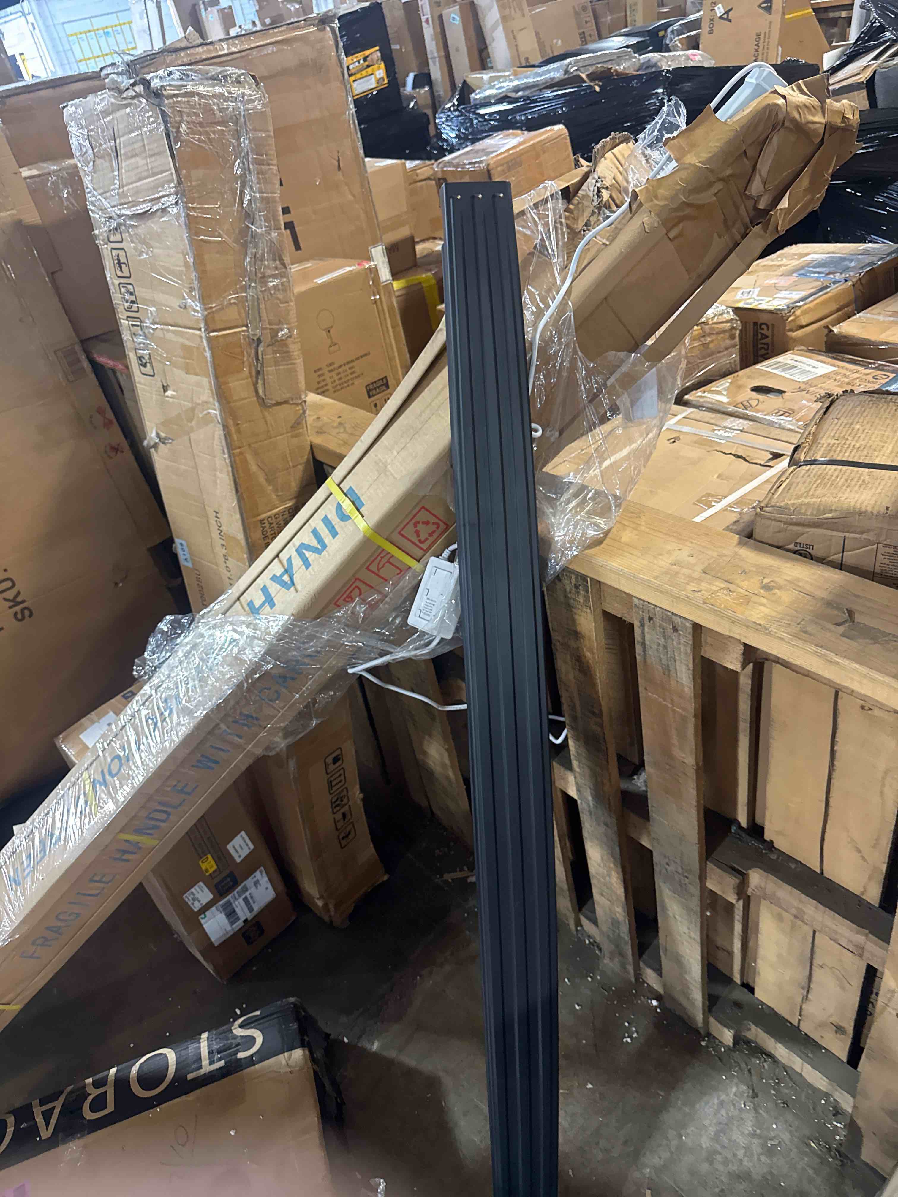 Condition photo showing New/Like New for weather stripping - door belt molding - front driver side outer - for 1984-1996 jeep cherokee (4 door)