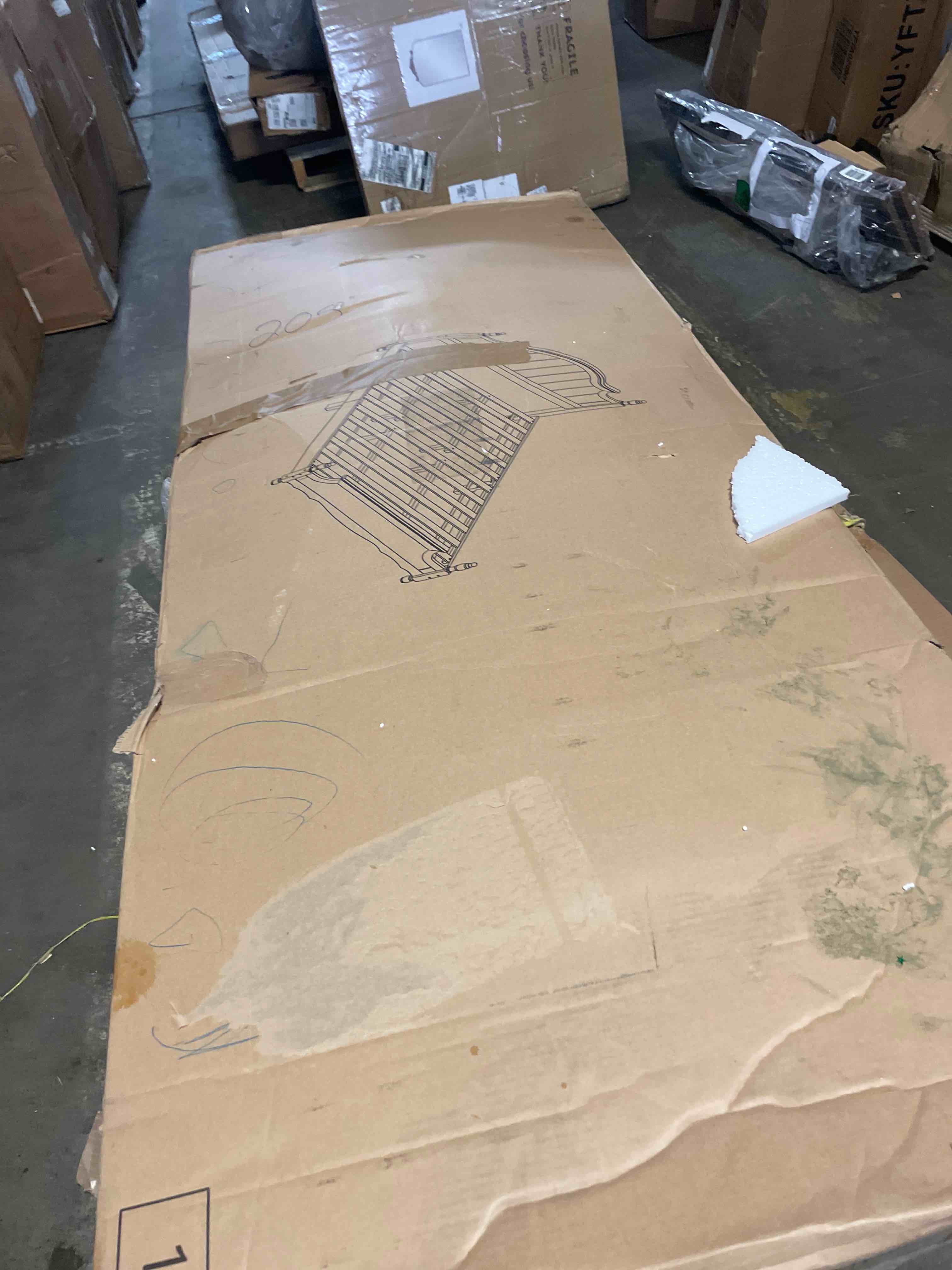 Condition photo showing New/Like New for cozyman solid wood spindle post bed frame queen size with headboard, traditional wooden platform bed, 13 wood slat support, no box spring needed, easy assembly, noise free, dark walnut color