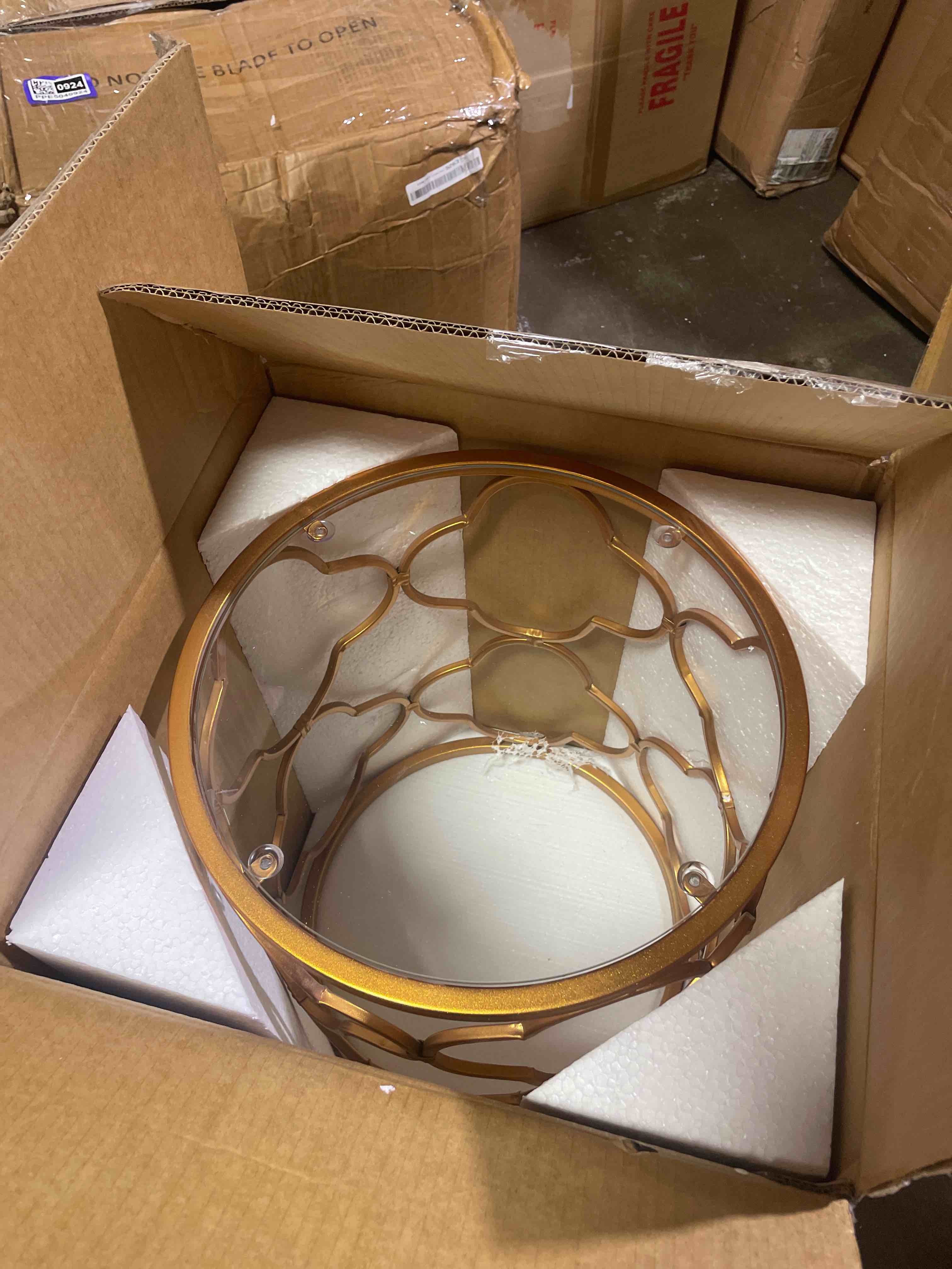 Condition photo showing New/Like New for deco 79 metal side end accent table quatrefoil design end table with clear glass top, side table 16" x 16" x 20", gold