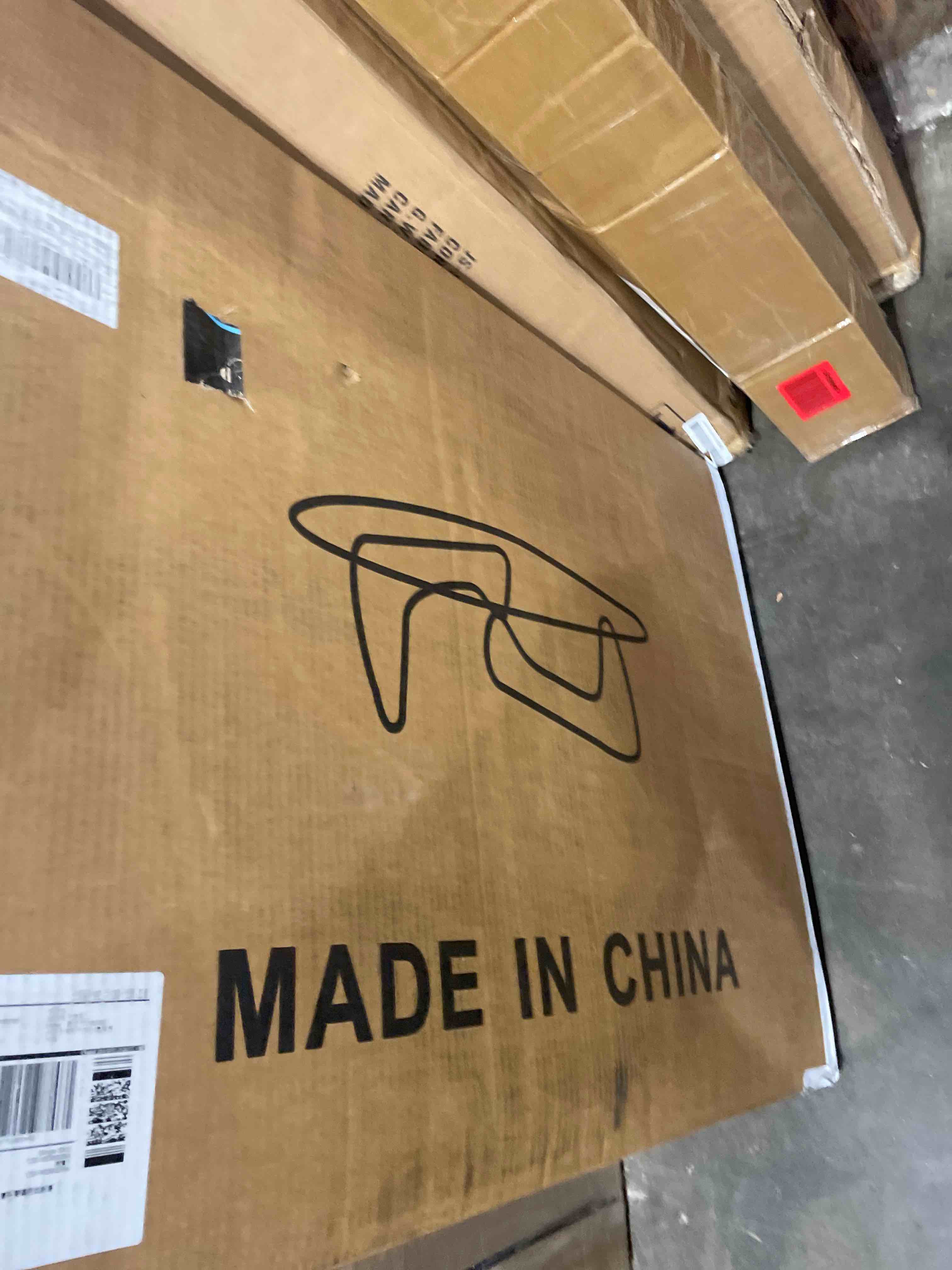 Condition photo showing New/Like New for honyee morden coffee table, 42.5" x 28.5" x 16.1" triangle tempered glass top for living room, color: natural wood