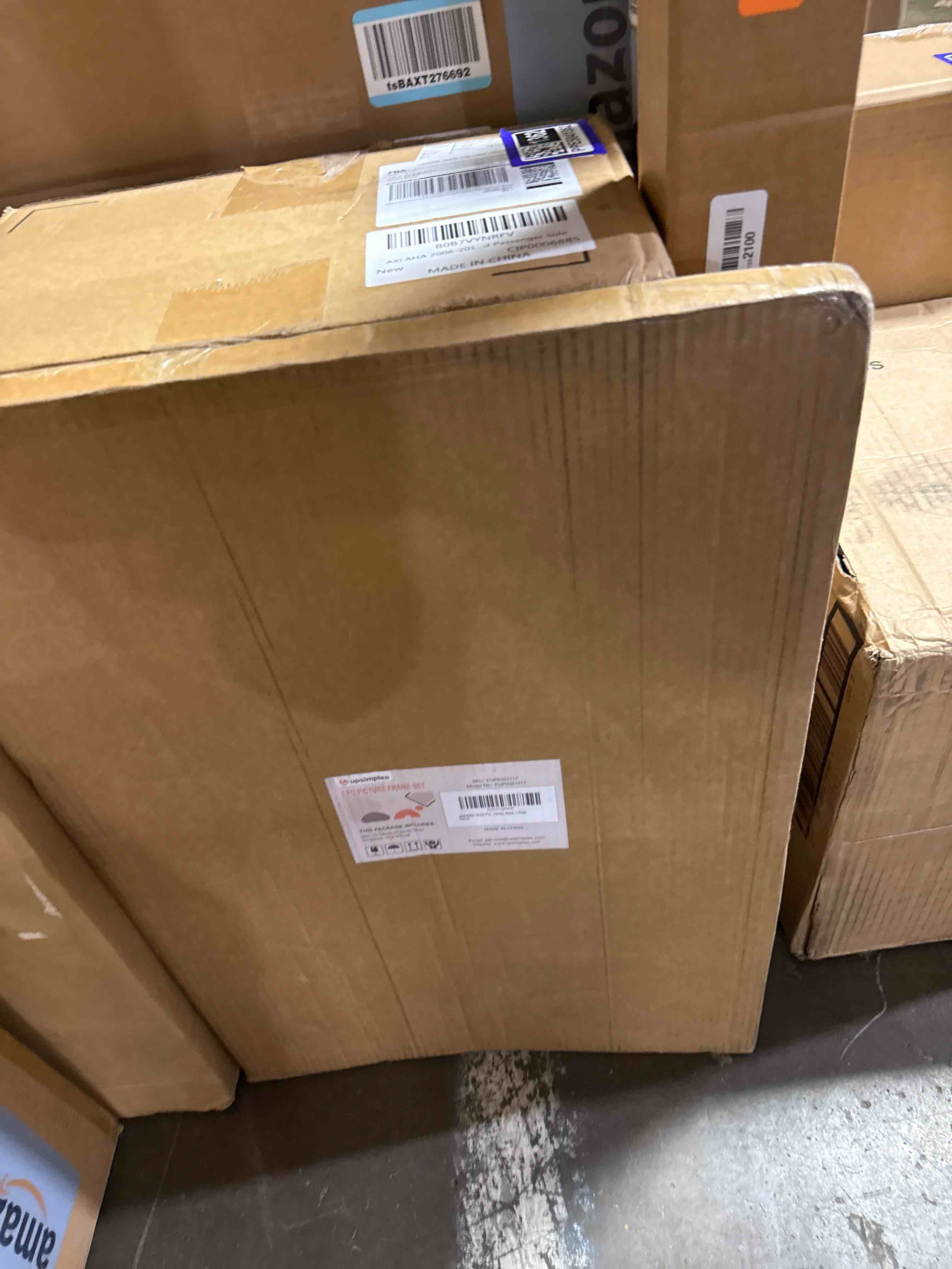 Condition photo showing New/Like New for upsimples 16x24 picture frame, display pictures 14x20 with mat or 16 x 24 without, wall hanging poster frames, black, 1 pack