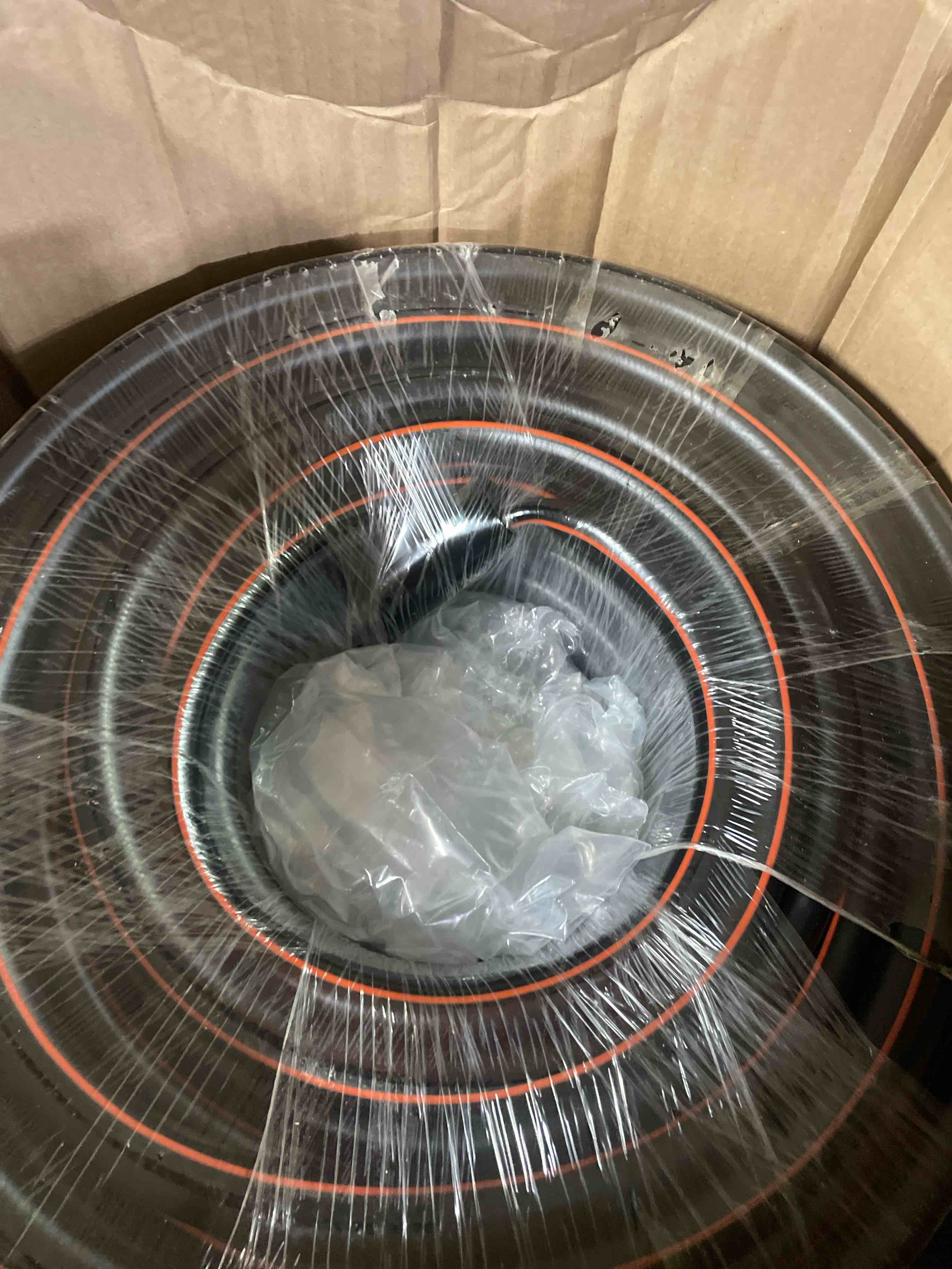 Condition photo showing New/Like New for giraffe tools garden hose 5/8", custom length, heavy duty, no kink, flexible, rubber garden hose, leakproof water hose, 600 burst psi, 100ft male to female hose