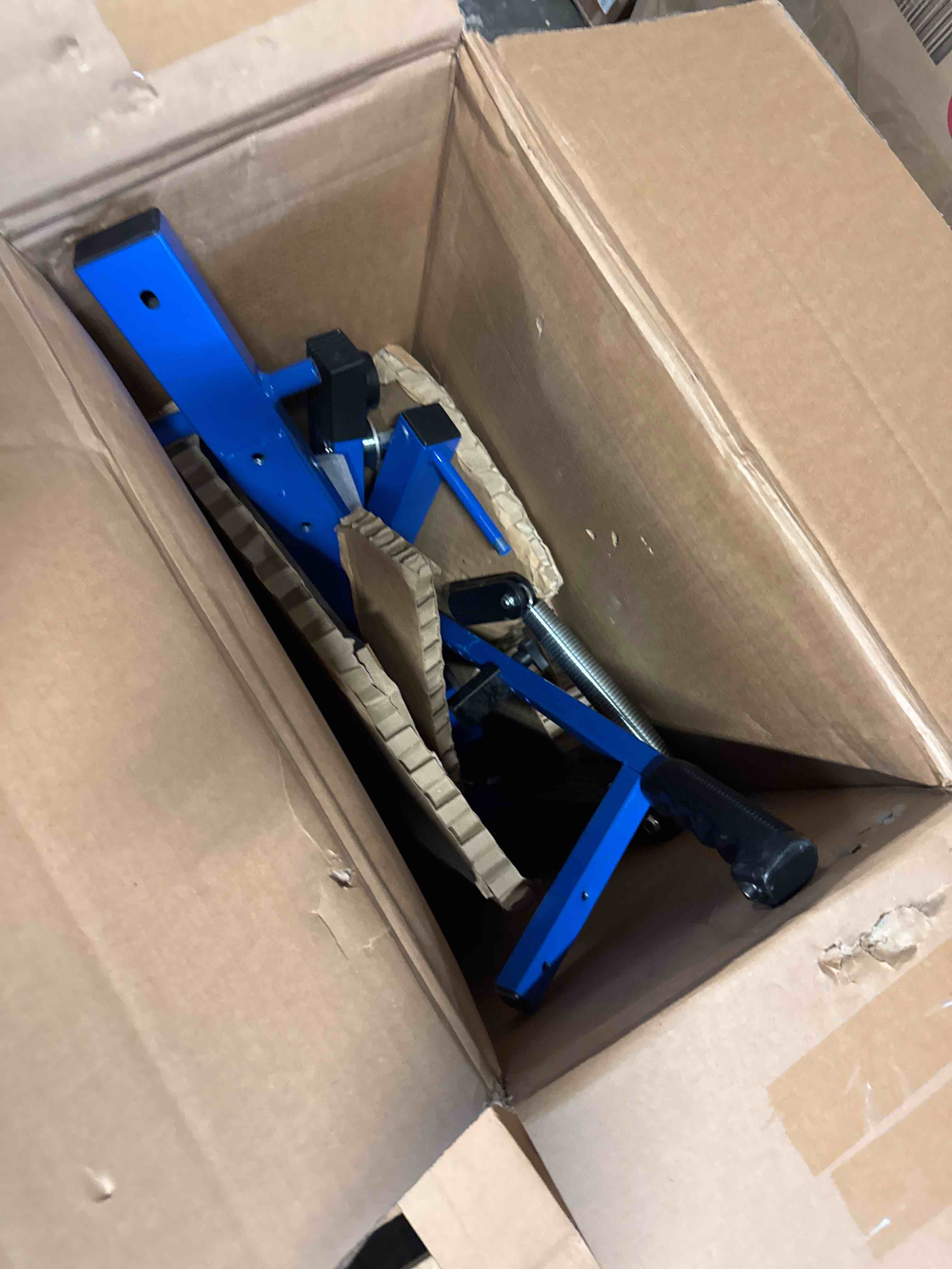 Condition photo showing Good Condition for louisville slugger blue flame pitching machine