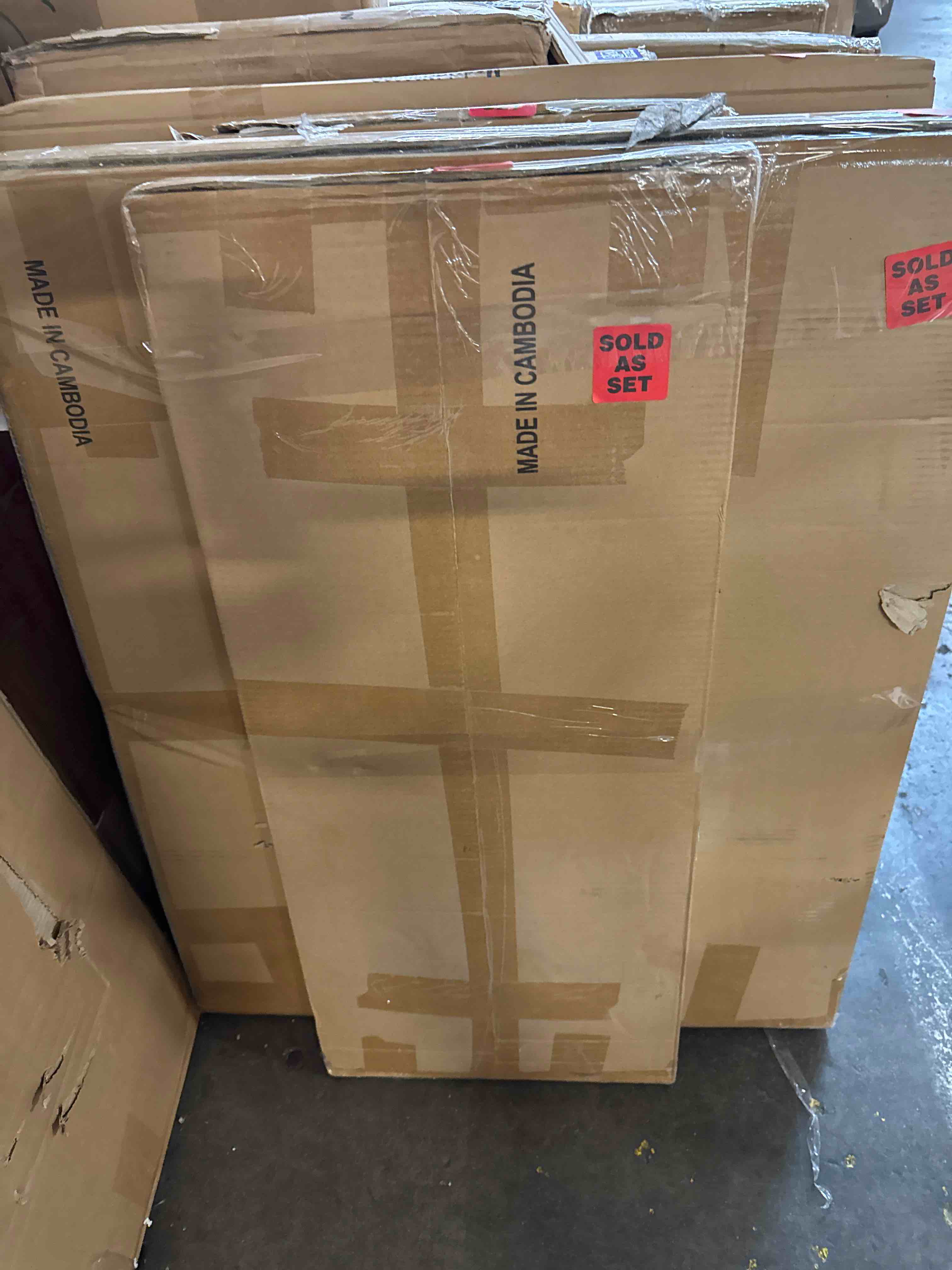 Condition photo showing New/Like New for kraftmaid 36-in dove white bathroom vanity base cabinet without top( similar description)
