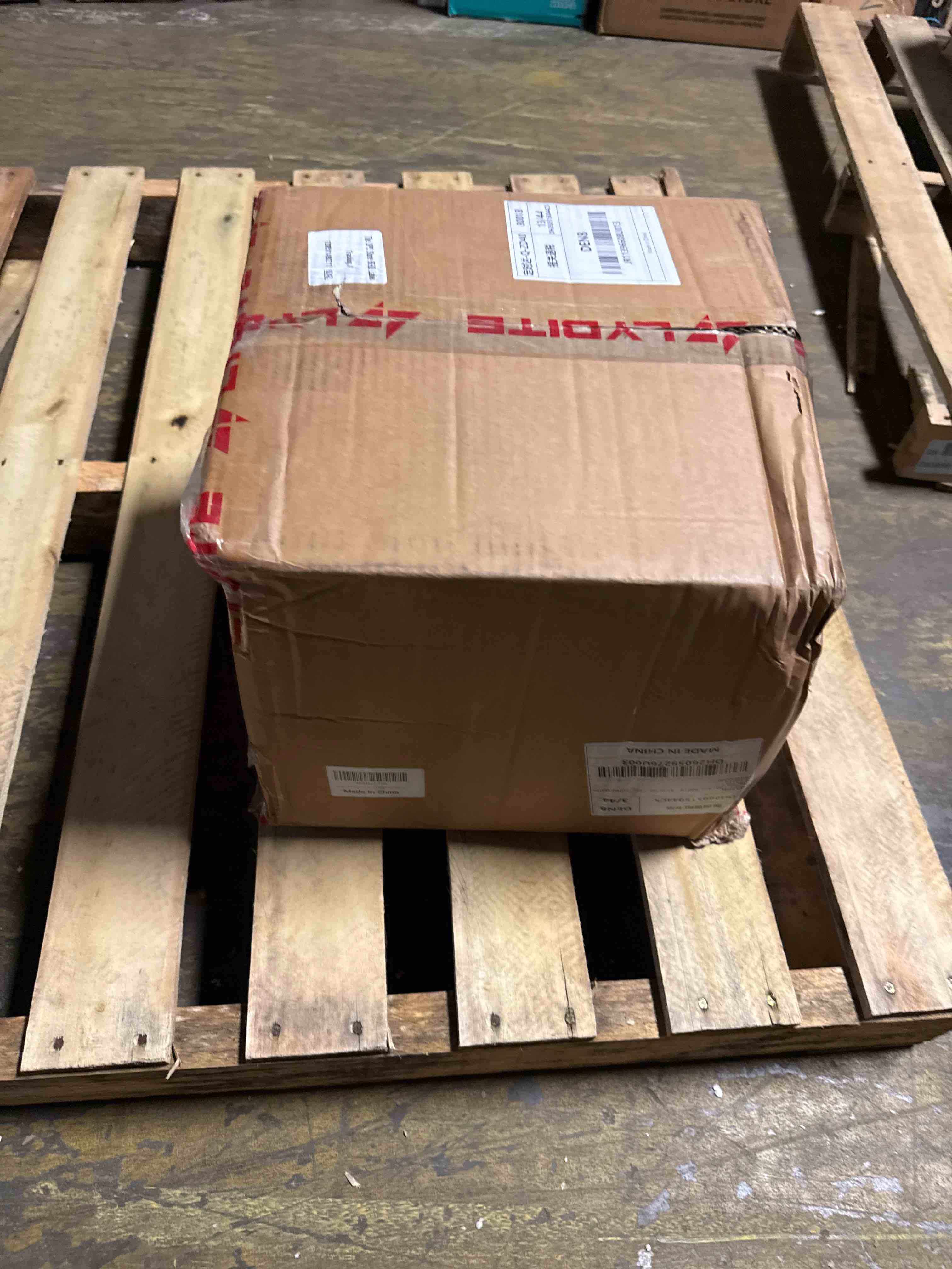 Condition photo showing New/Like New for 3:1 geared electric fencing reel, electric fence wire reel, with auxiliary winding handle, suitable for building farm fences
