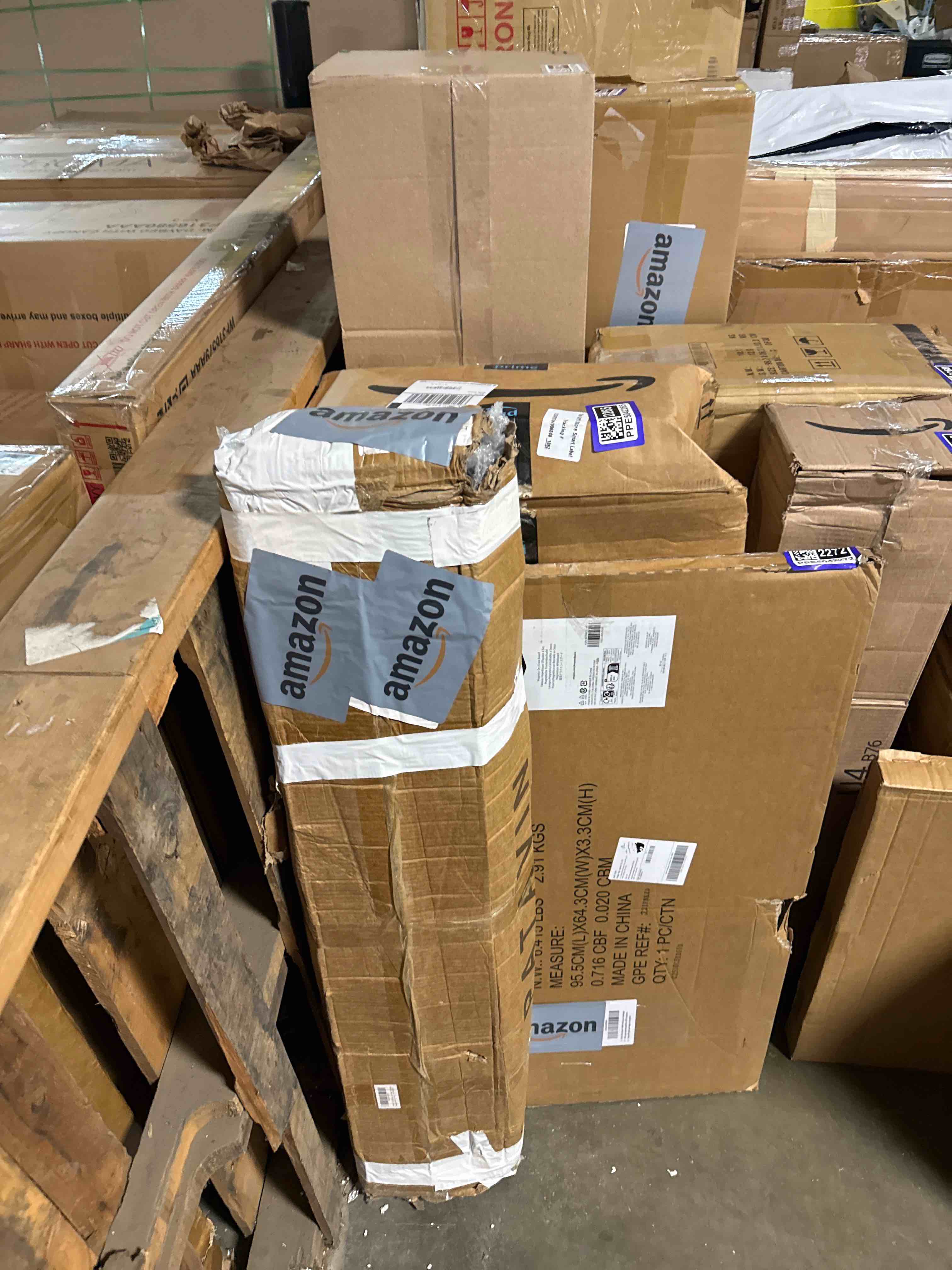 Condition photo showing New/Like New for iron stair balusters 5/8" round 44" long - 50-pack hollow wrought iron plain spindles for classic indoor staircases?satin black round plain 50 pack
