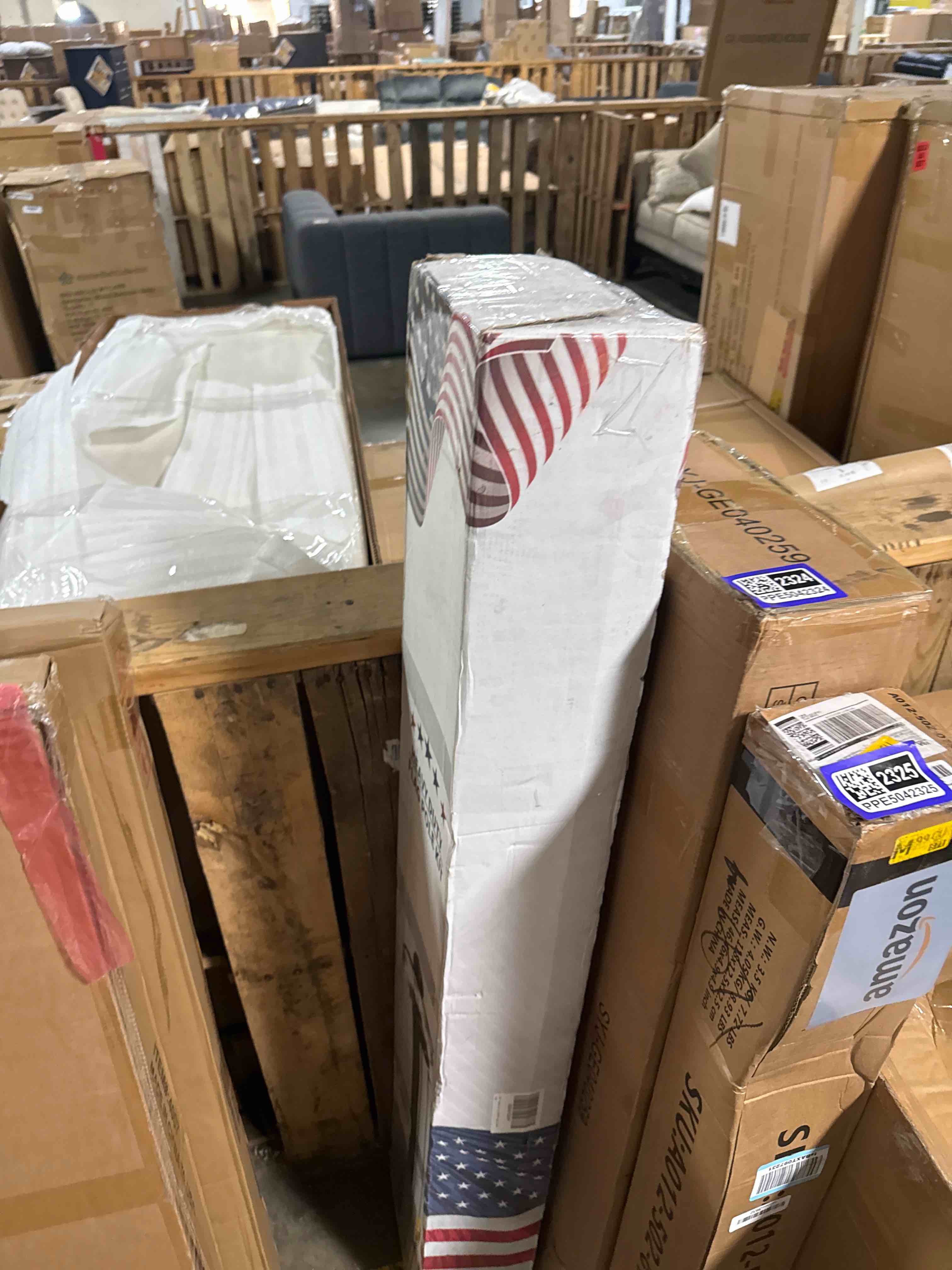 Condition photo showing New/Like New for 25ft heavy duty flag pole with solar light,real 11 gauge aluminum, 2.4" large bottom tube,in ground flagpole for outside house,residential & commercial, gift box packaging-120mph wind tested 25ft black