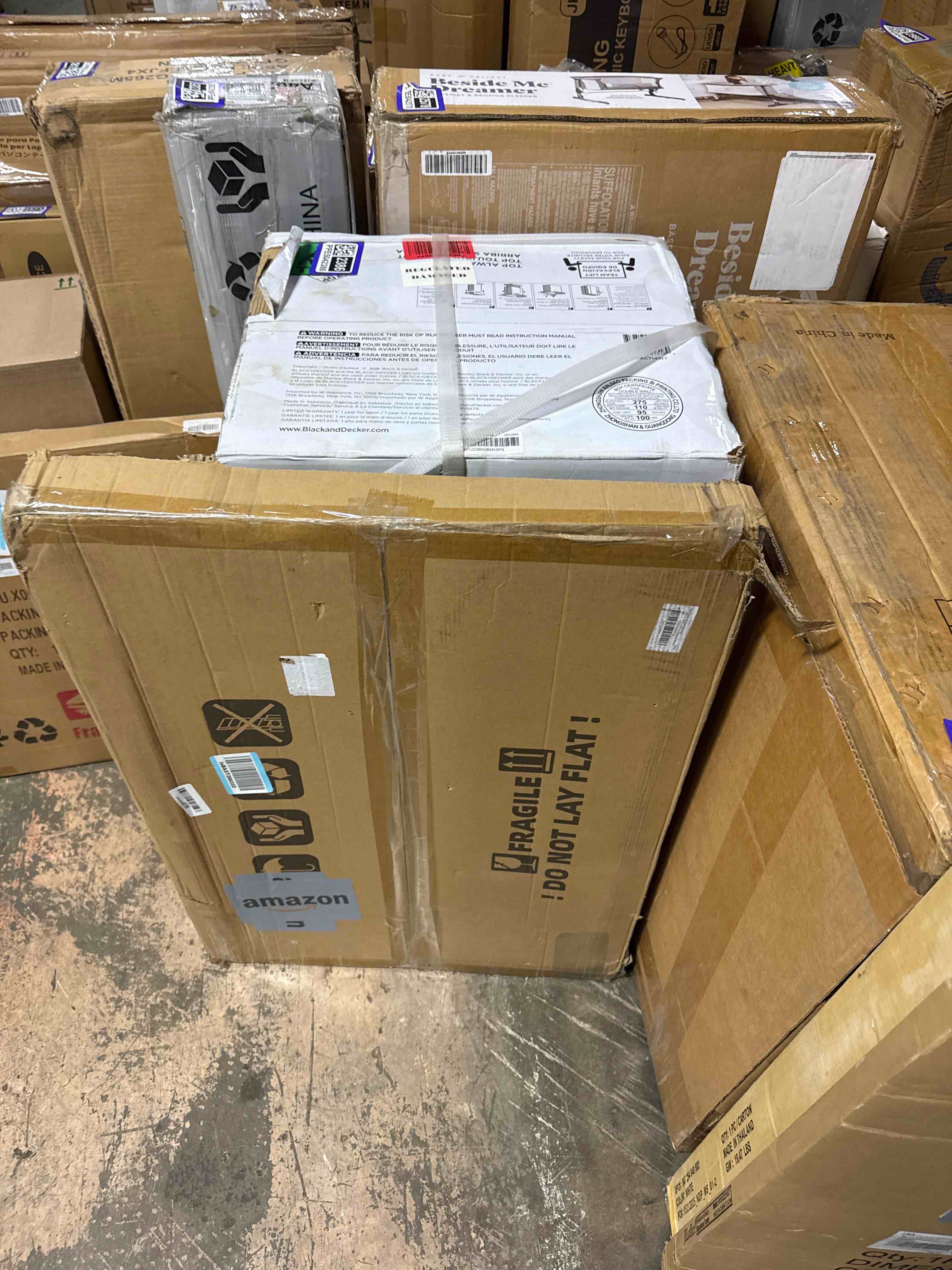 Condition photo showing New/Like New for 20x30 poster frame, display pictures 18x24 with mat or 20x30 without, wall hanging frames, black, 3 pack