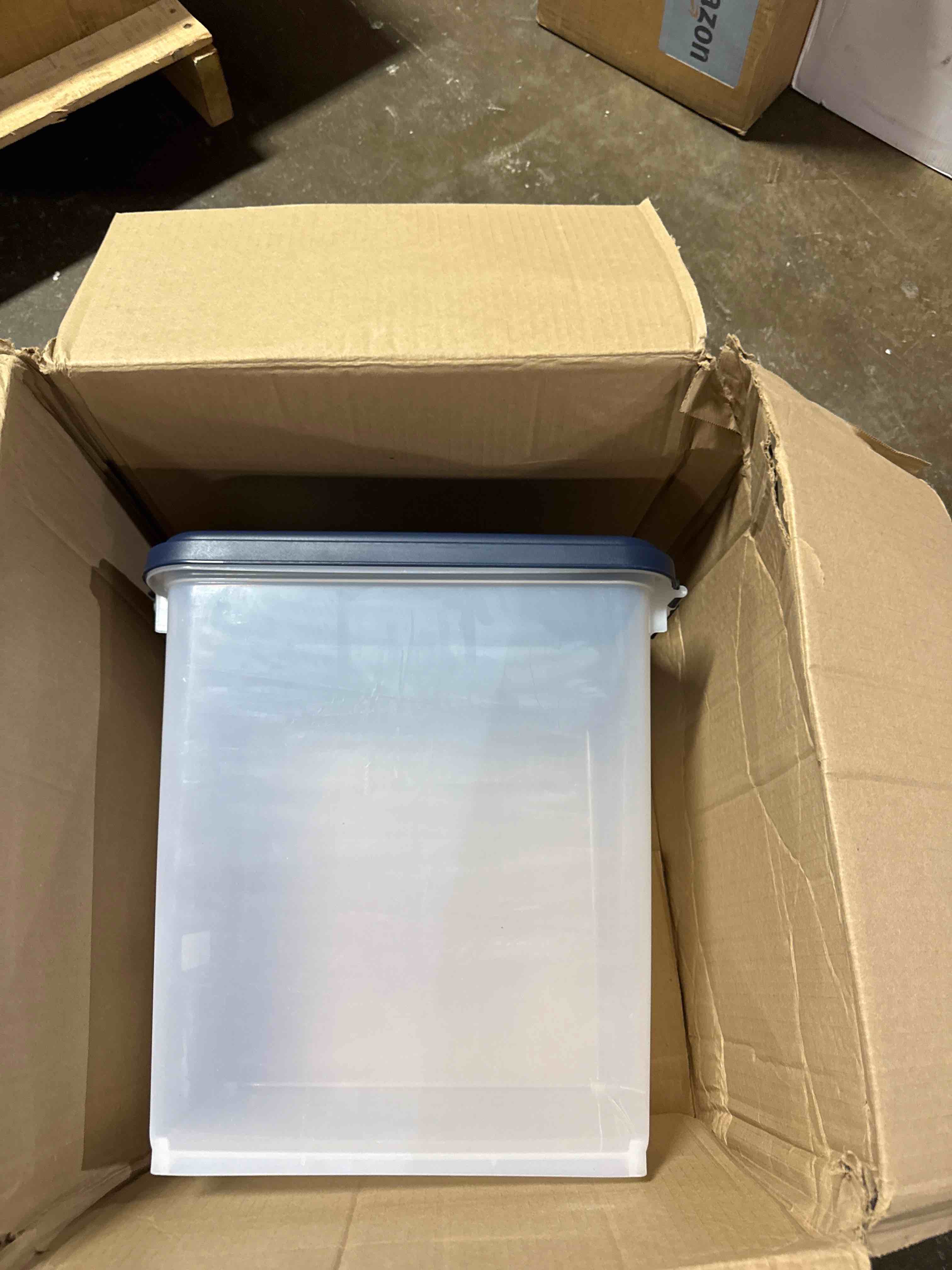 Condition photo showing New/Like New for tupperware modular mate #4 rectangular 37cup with black seal