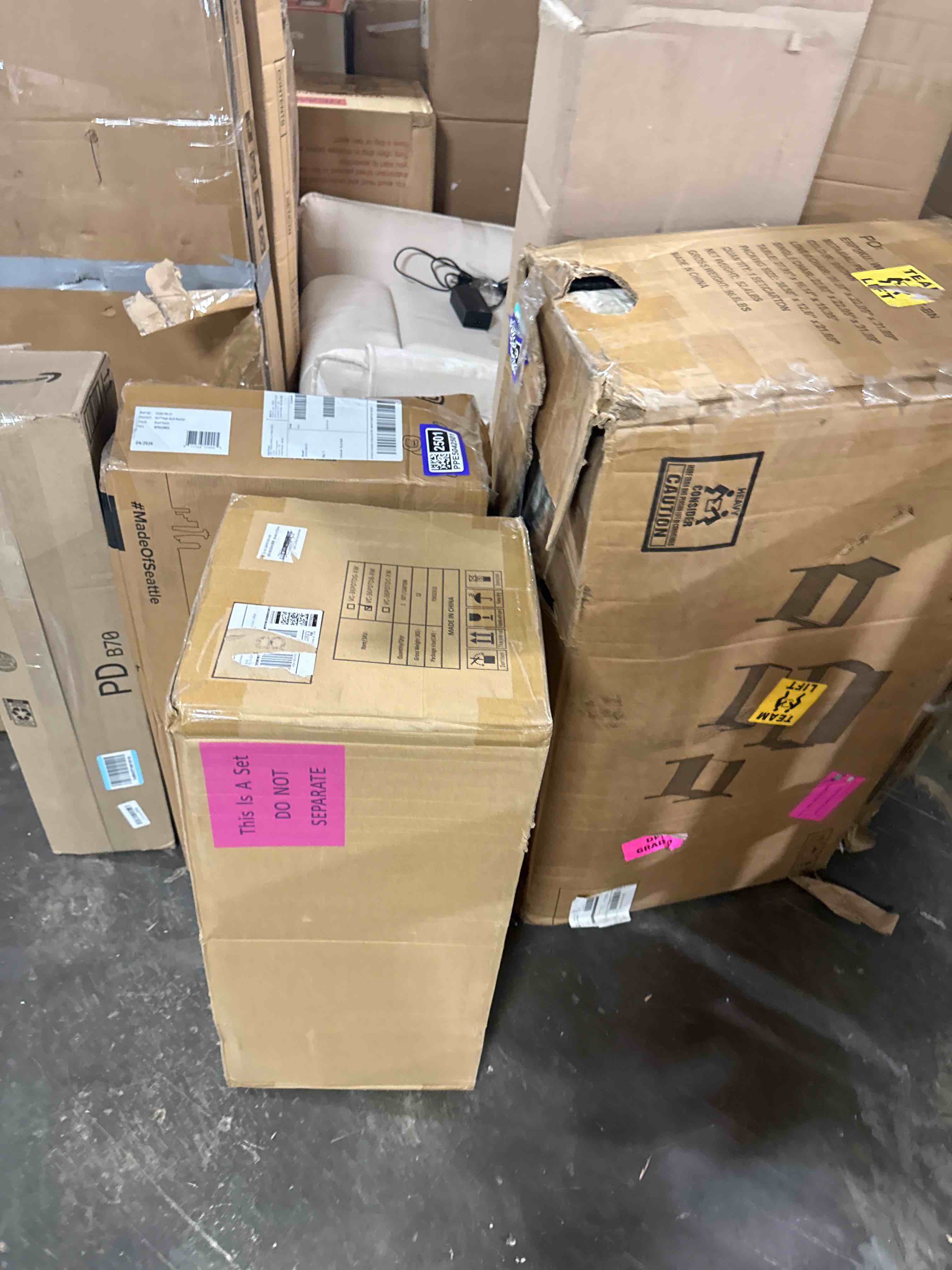 Condition photo showing New/Like New for vancastle 9 pack interlocking deck tiles, 12"x12" patio pavers, heavy duty plastic outdoor flooring with drainage, waterproof non-slip snap-together tiles for balcony, poolside, garage, dark brown 12"x12" dark brown 9