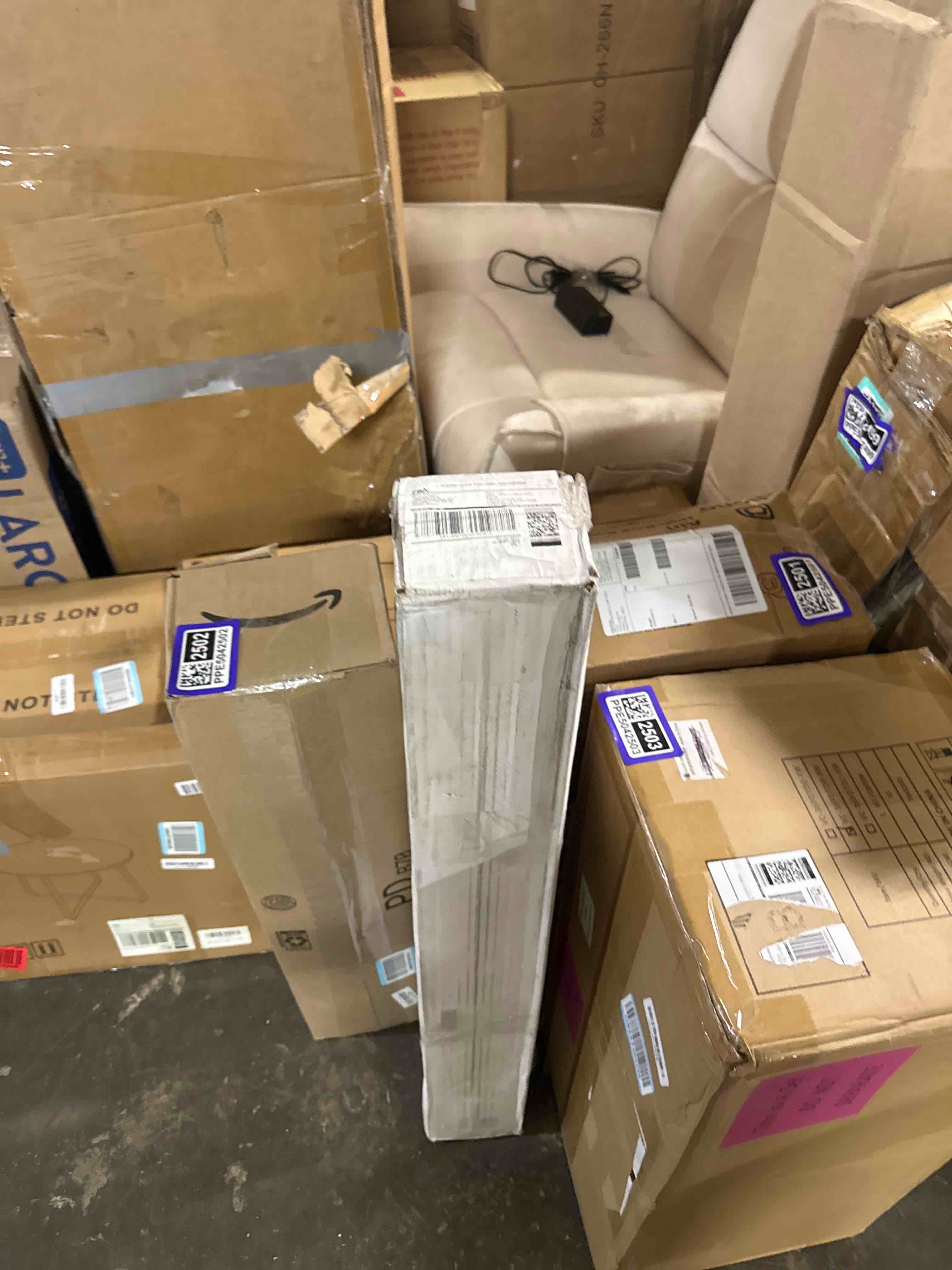 Condition photo showing New/Like New for tapemanblue carpet protection film 36" x 200' roll, self adhesive plastic carpet protector film with clean removal & easy unwind, durable protection tape to shield your surface from dirt and spills 36" x 200' (1 roll)