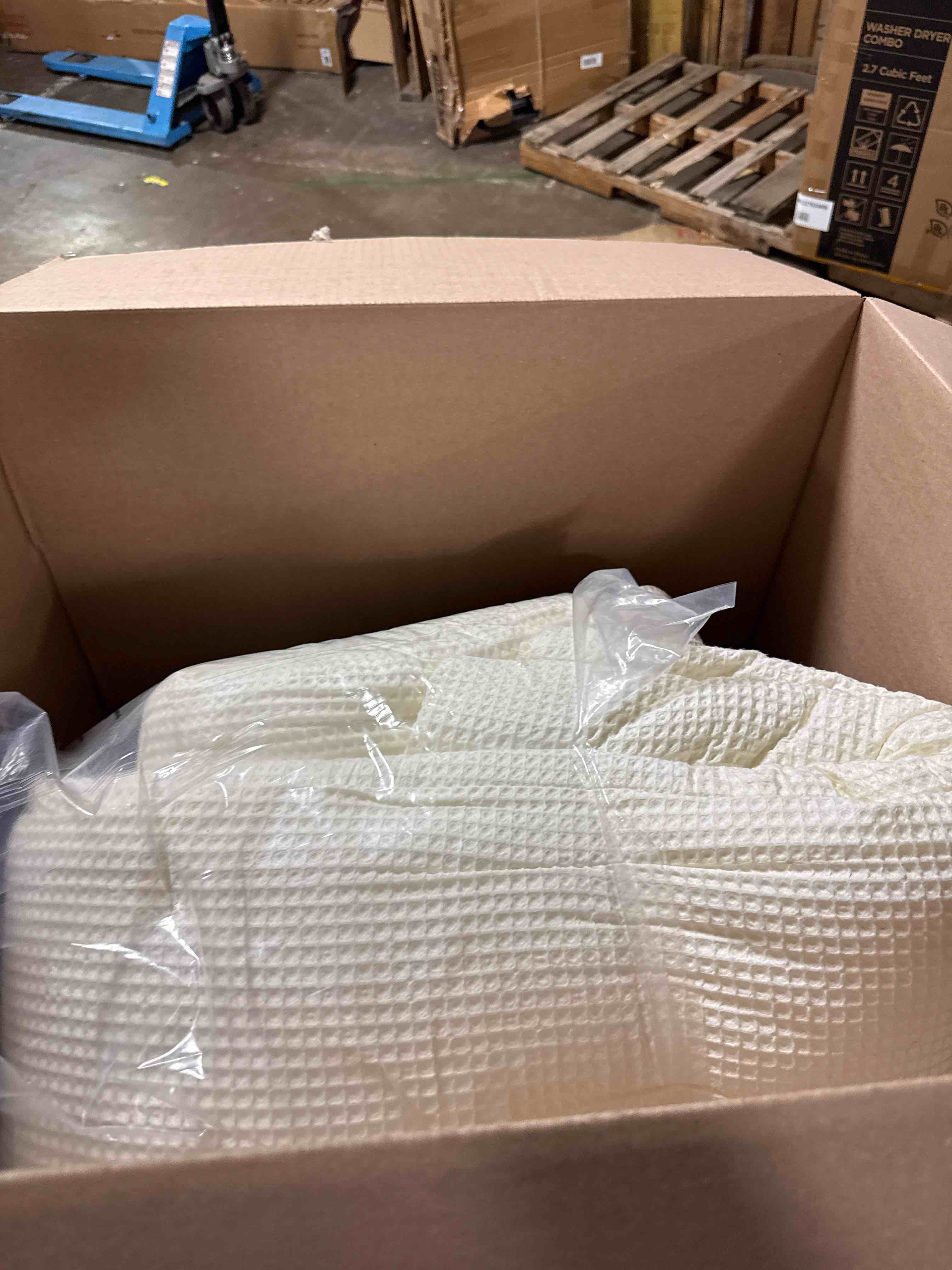 Condition photo showing New/Like New for bedsure 100% cotton twin xl blanket for spring summer, soft waffle weave bed blanket, thin lightweight breathable cotton bedding, college dorm room essentials for girls, guys, ivory, 66" x 90" ivory twin xl (66" x 90")