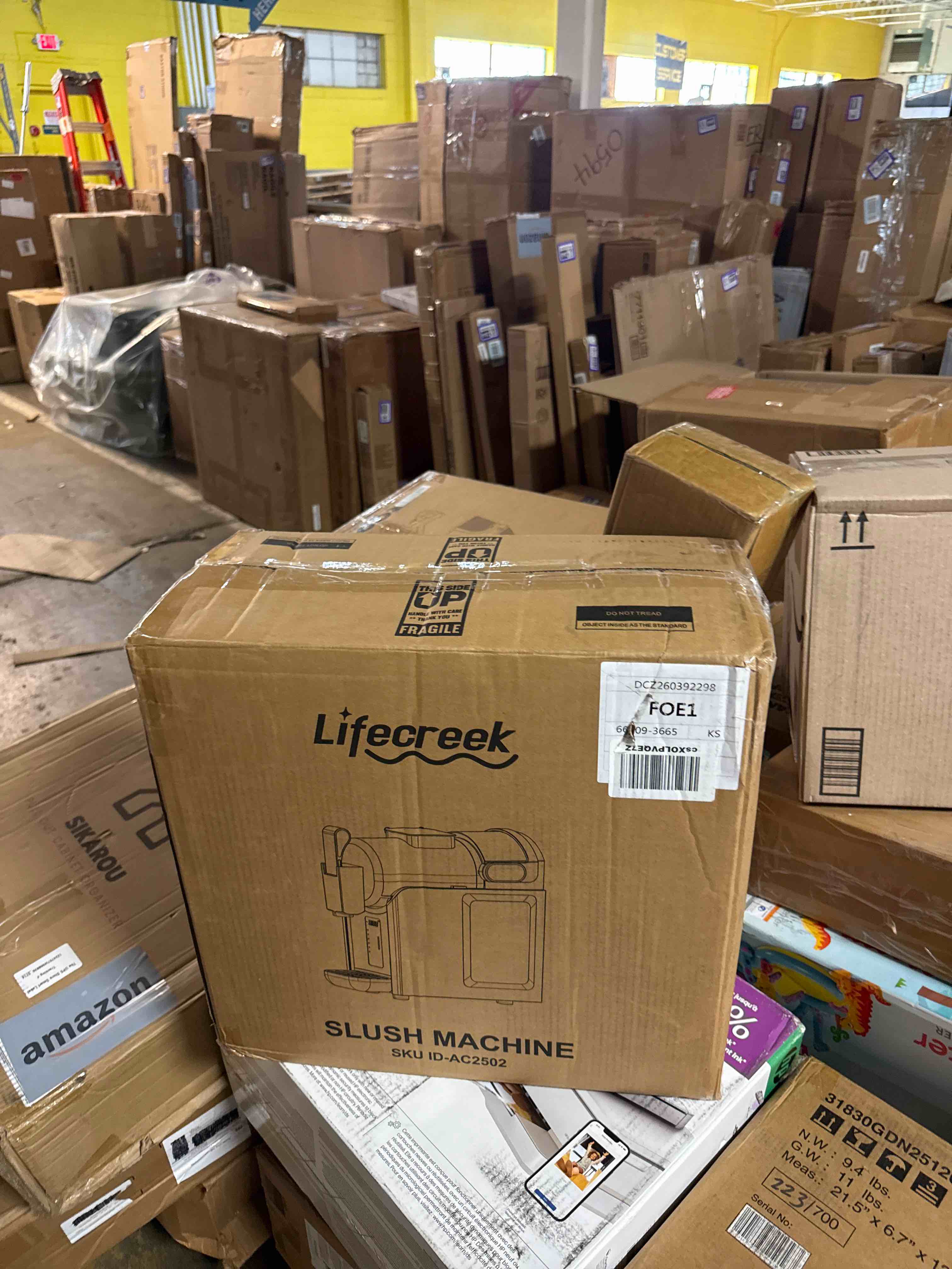Condition photo showing Good Condition for lifecreek 98oz slushie machine for home, quiet no-ice needed | large 98oz capacity with 6 presets and self-cleaning for smoothies, frappes, margaritas, and family gatherings.