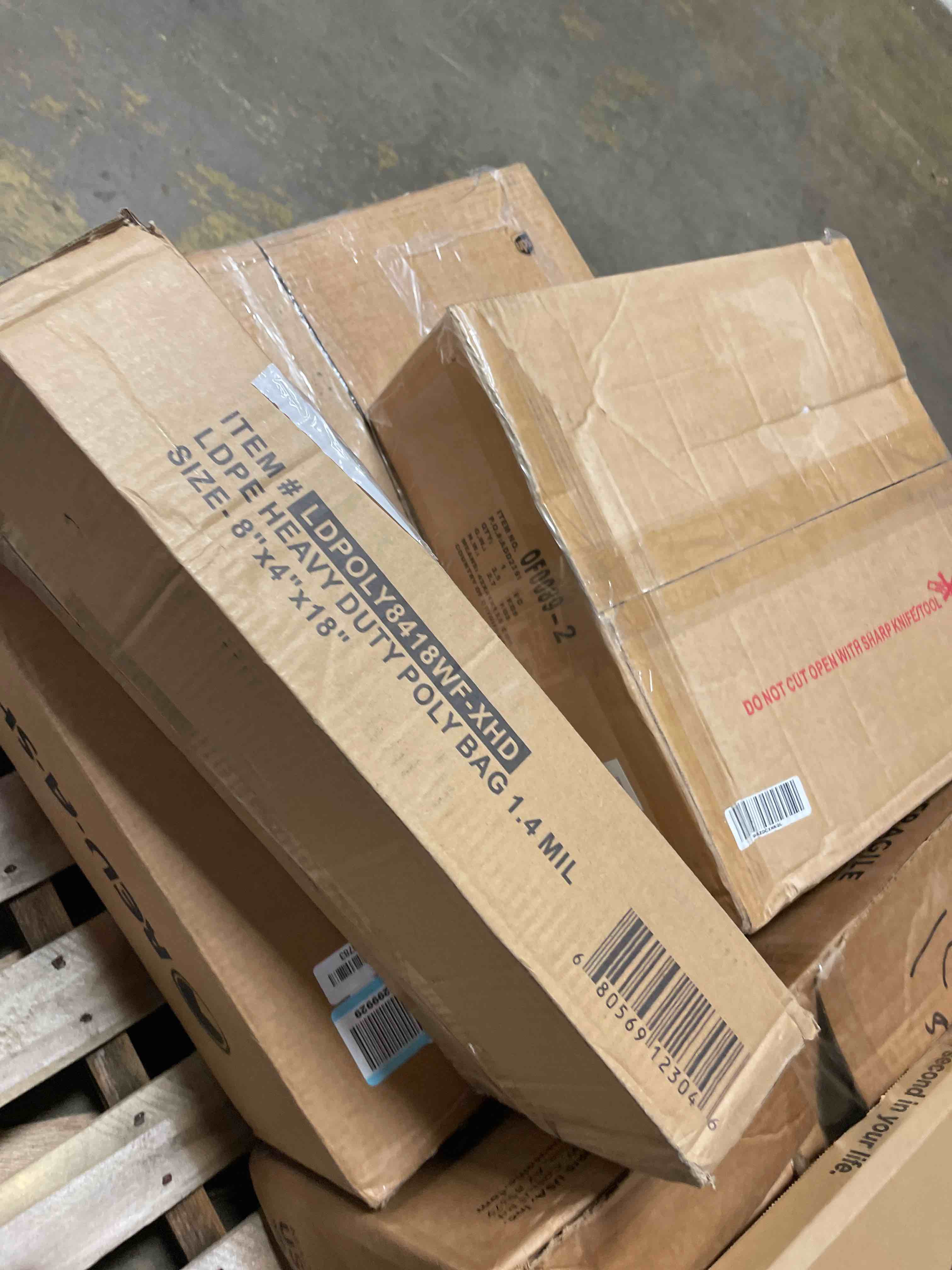Condition photo showing New/Like New for plastic produce bag for meat and groceries - 8"x4"x18" - 500 bags - 1.4 mil - natural color - no venting holes ldpe