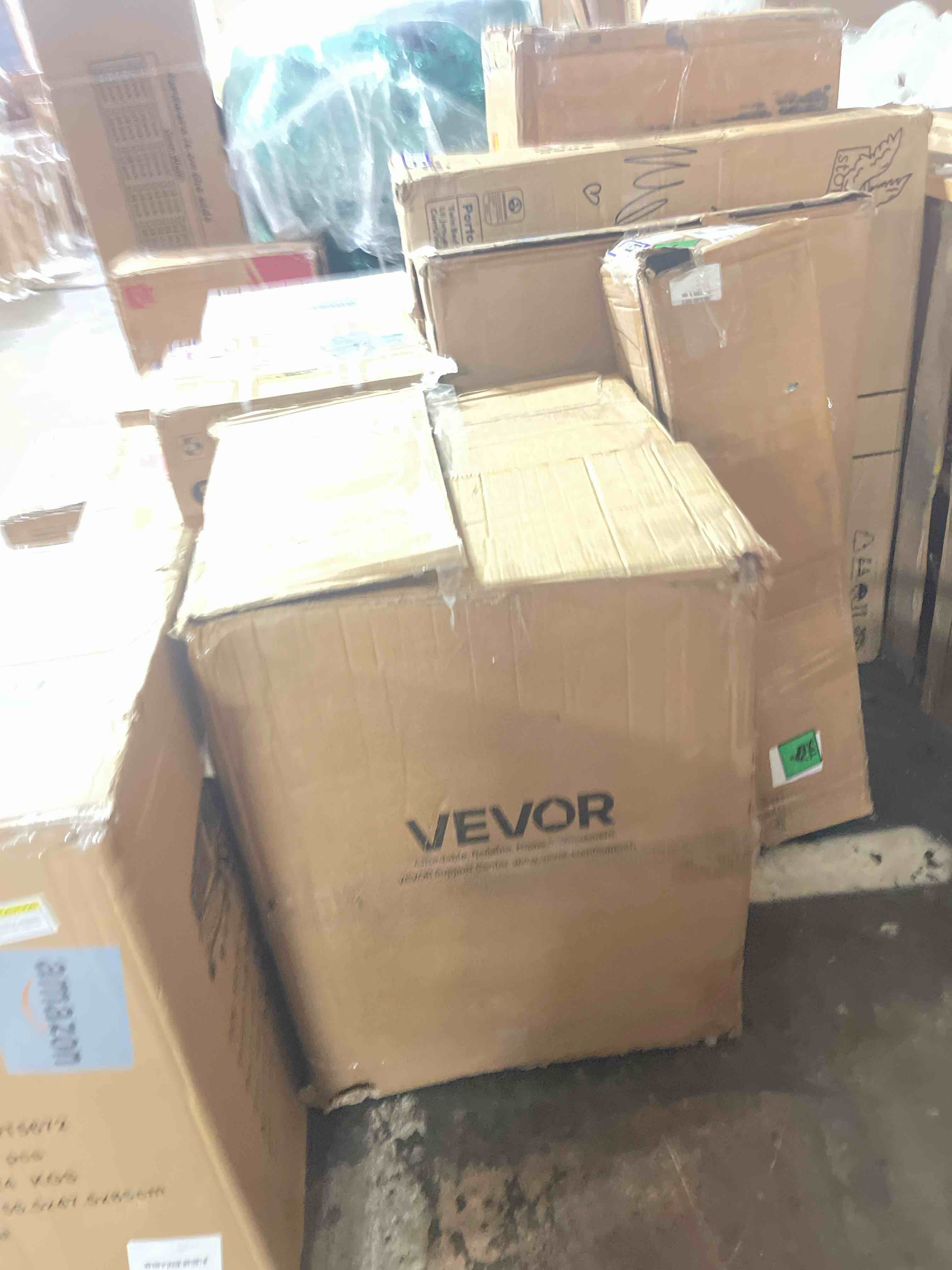 Condition photo showing Good Condition for vevor chicken plucker machine, 15.7 in drum, 550w & 275rpm electric chicken plucking machine with 114 soft fingers & transport wheels, stainless steel feather remover for processing 1-2 chicks once 3 legs & 15.7 inch