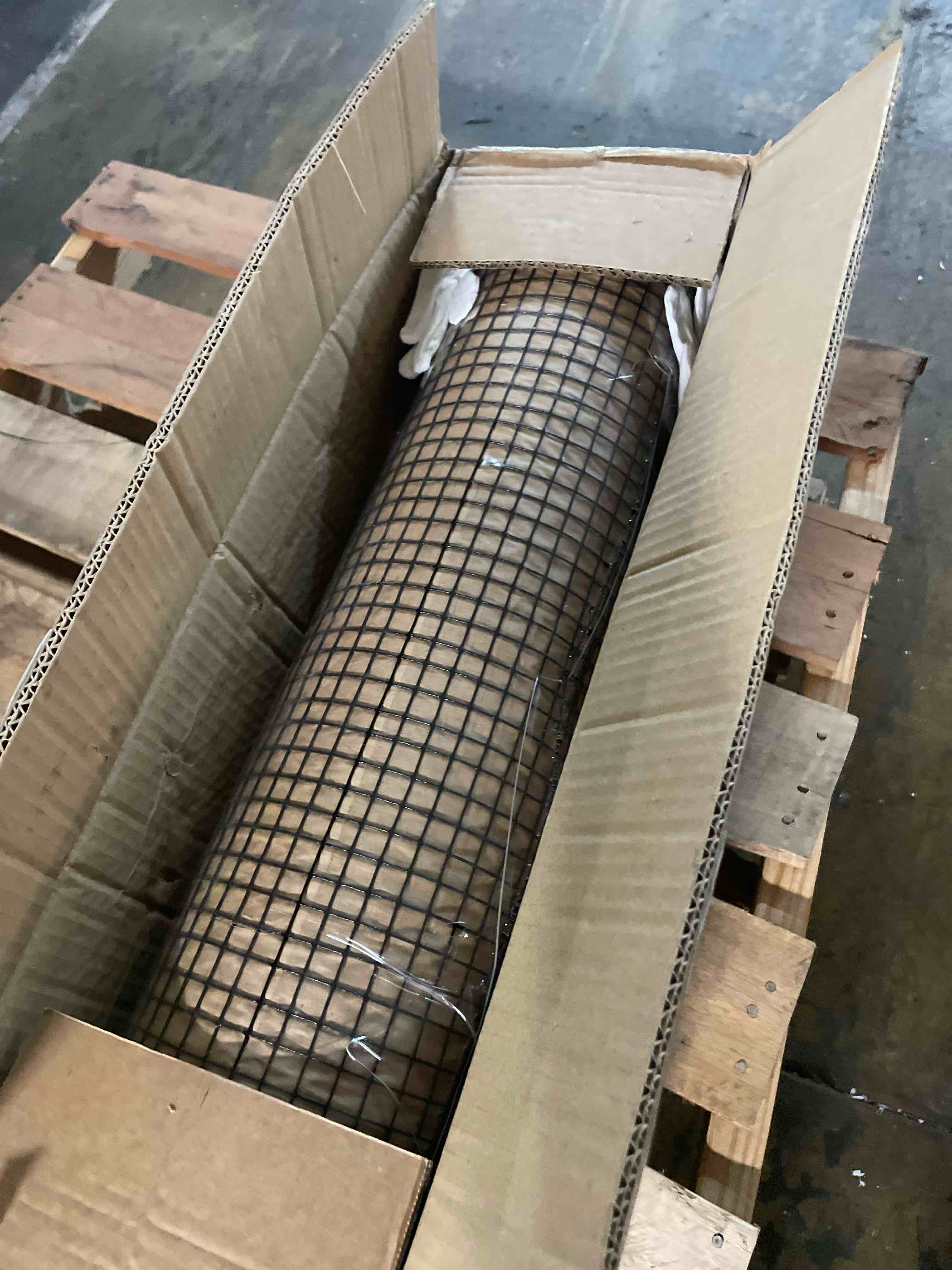 Condition photo showing New/Like New for vevor hardware cloth, 24'' x 100' 1/2 inch galvanized wire mesh roll, 19 gauge chicken wire fencing roll, vinyl metal wire mesh for chicken coop barrier, rabbit snake fences, poultry enclosures 1/2inch 24'' x 100'