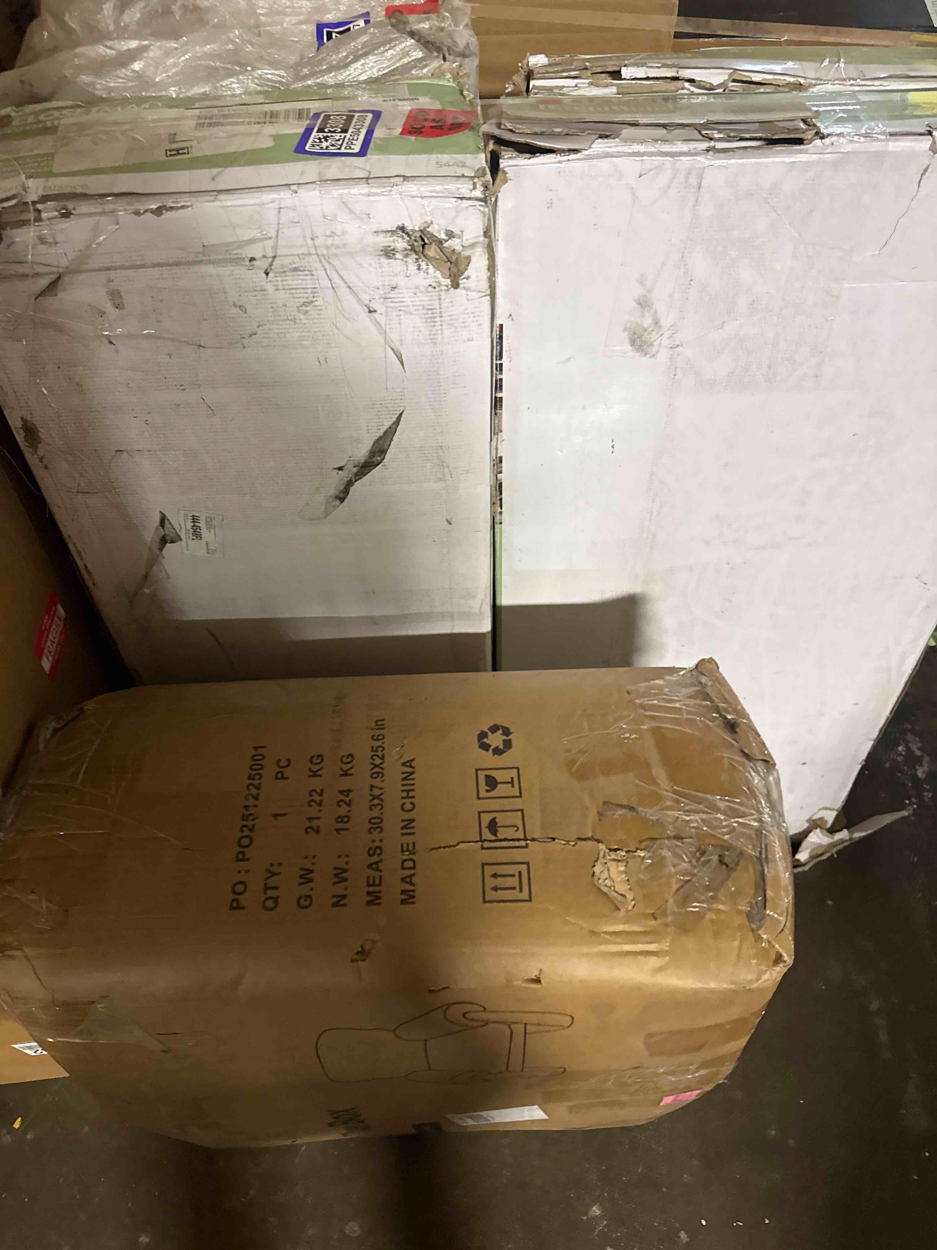 Condition photo showing New/Like New for single-seat minimalist sofa