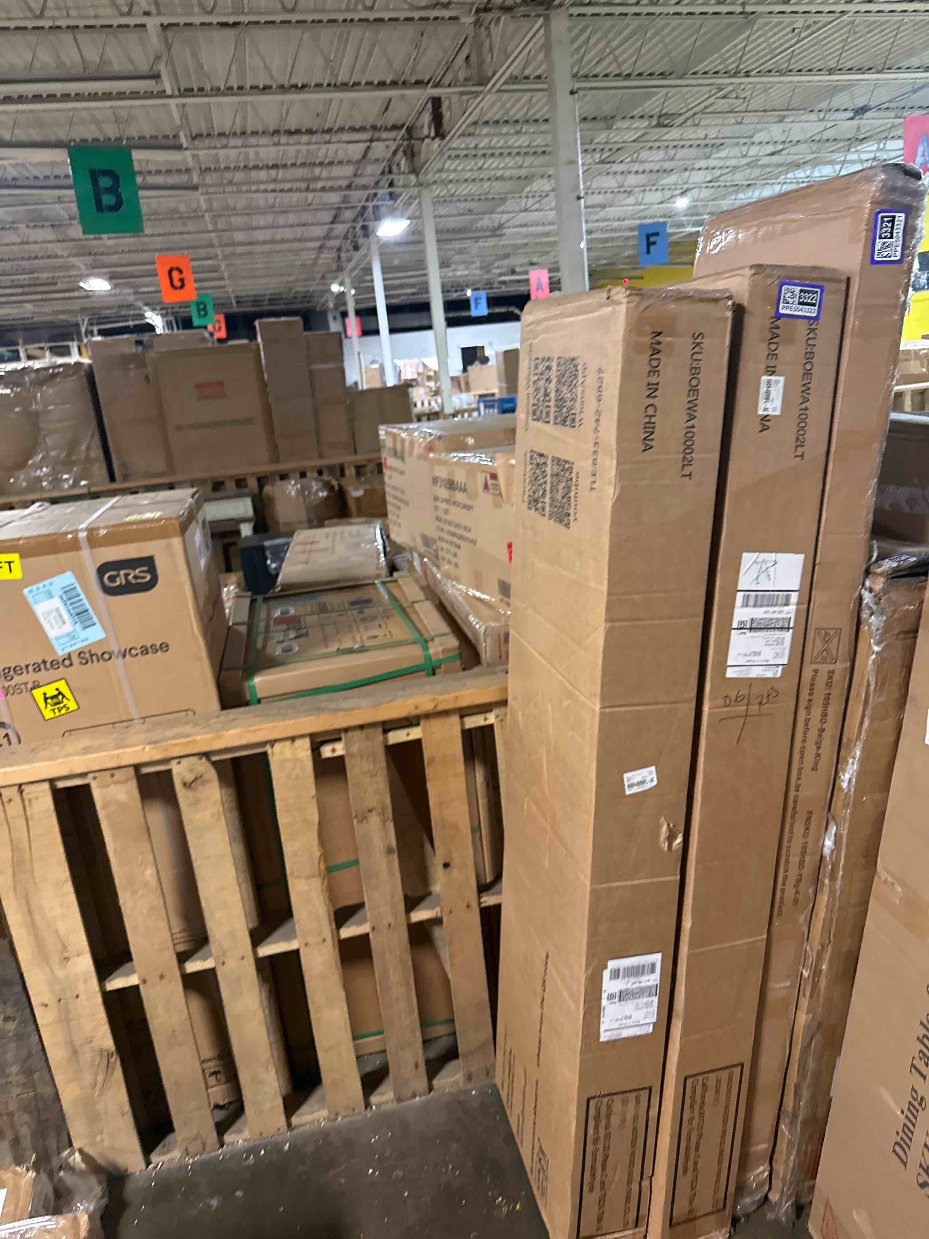 Condition photo showing New/Like New for savanna 5-shelf tall bookcase