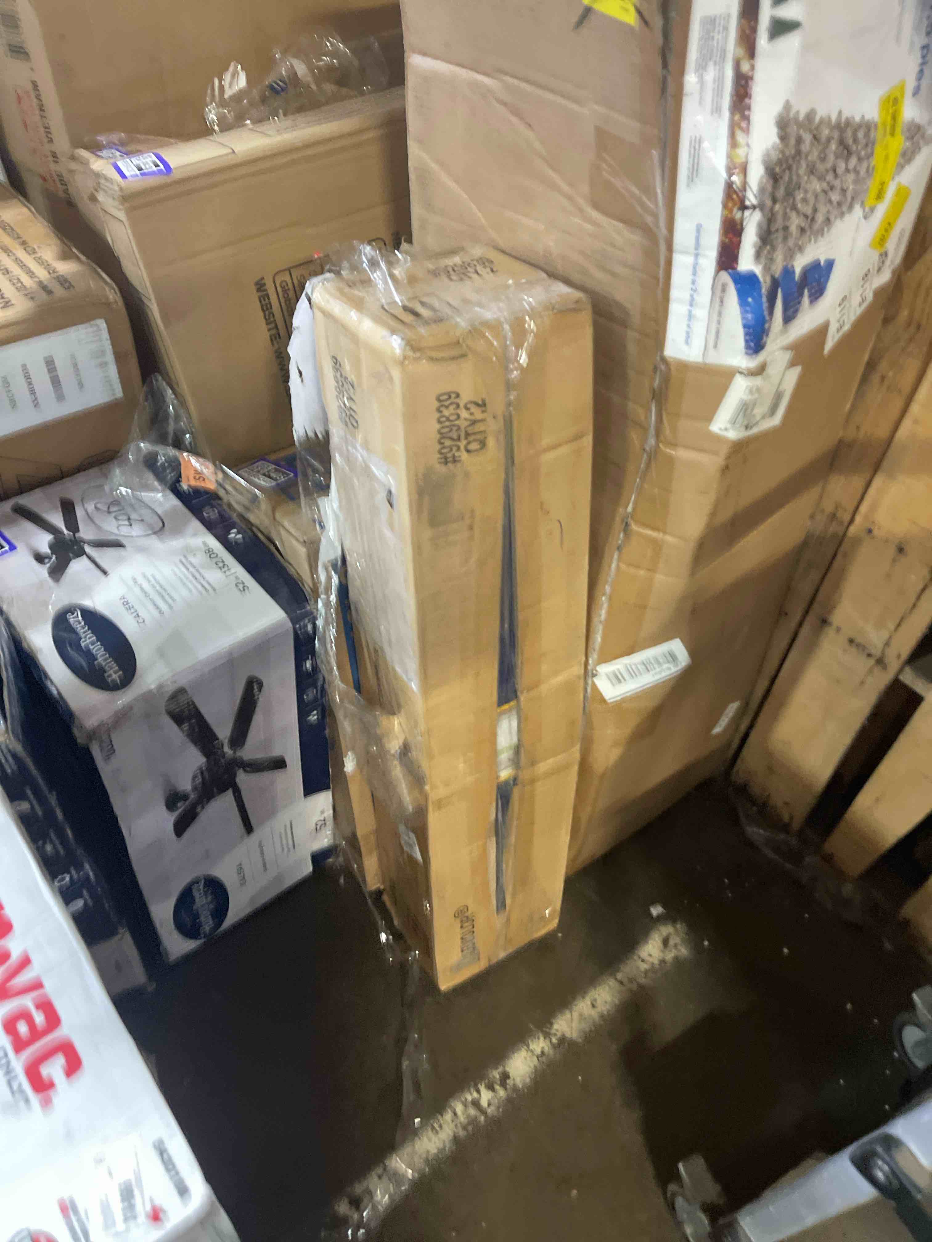 Condition photo showing New/Like New for levolor trim+go 2-in slat width 67-in x 64-in cordless white faux wood room darkening horizontal blinds