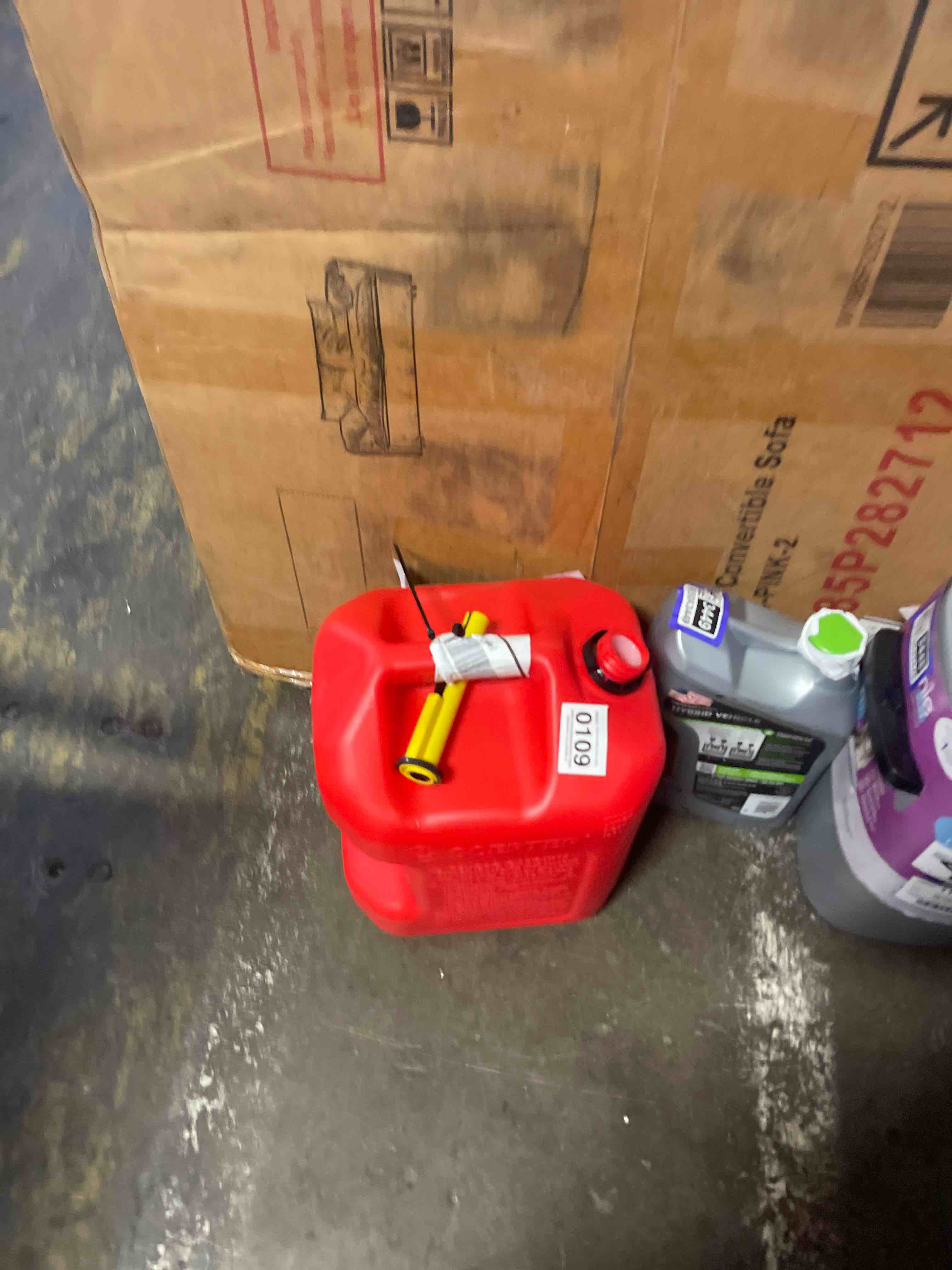 Condition photo showing New/Like New for scepter 5 gallon capacity smart control dual handle gas can, fscg571eoc, red fuel container