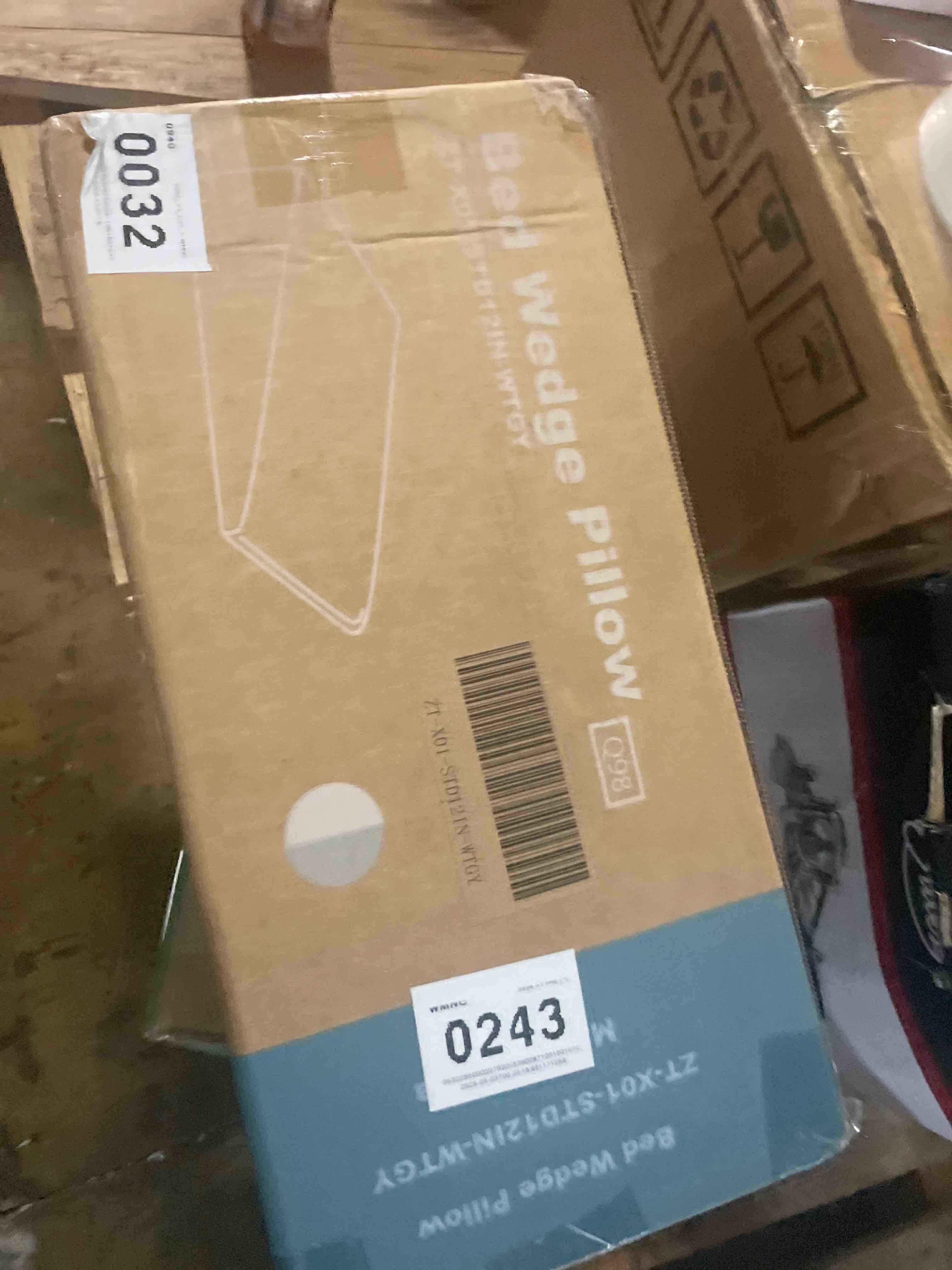 Condition photo showing New/Like New for megcxit leg pillow elevation blood circulation, leg wedge for elevation for swelling, leg elevating pillow for after surgery, memory foam foot knee pillow for back sleeping 23.6×16.8×8 inch white/grey 23.6*16.8*8 inch white/grey