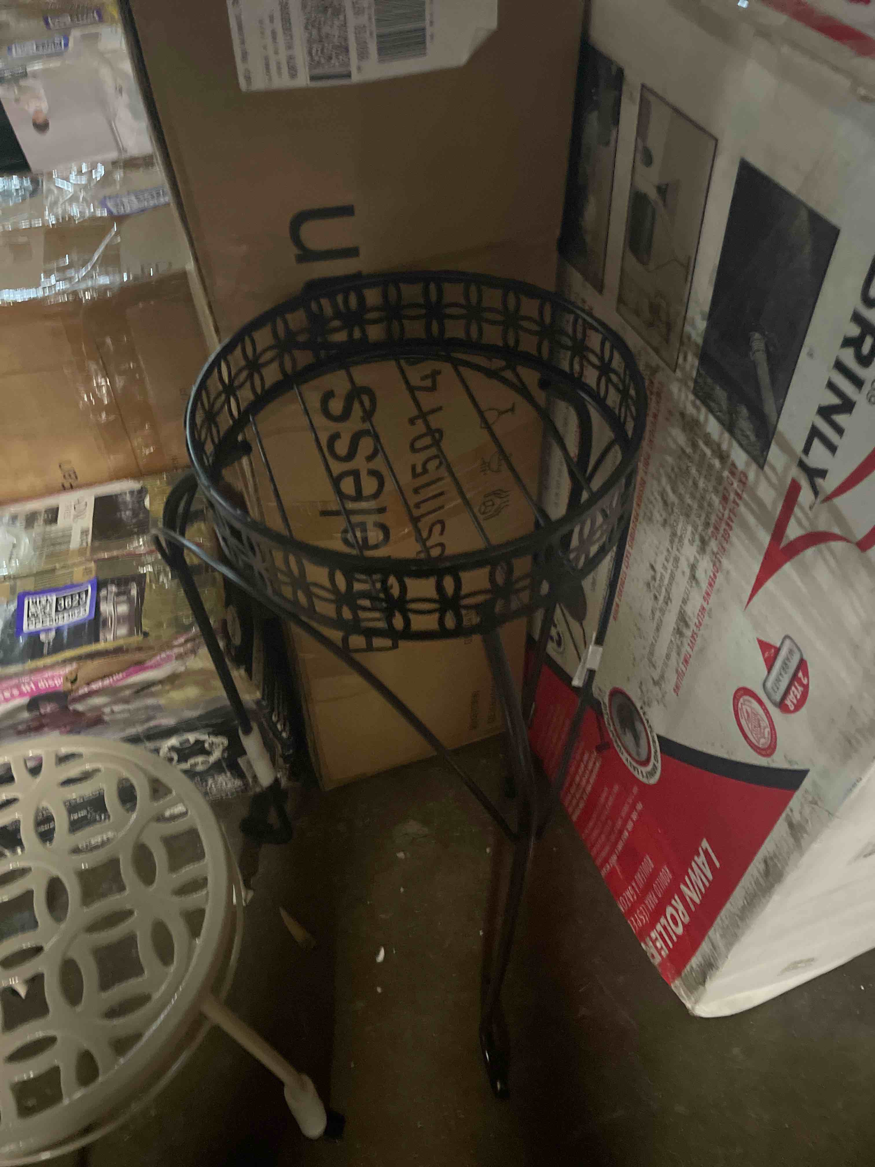 Condition photo showing Good Condition for 21-inch scroll braided bronze finish plant stand ci1121-bz