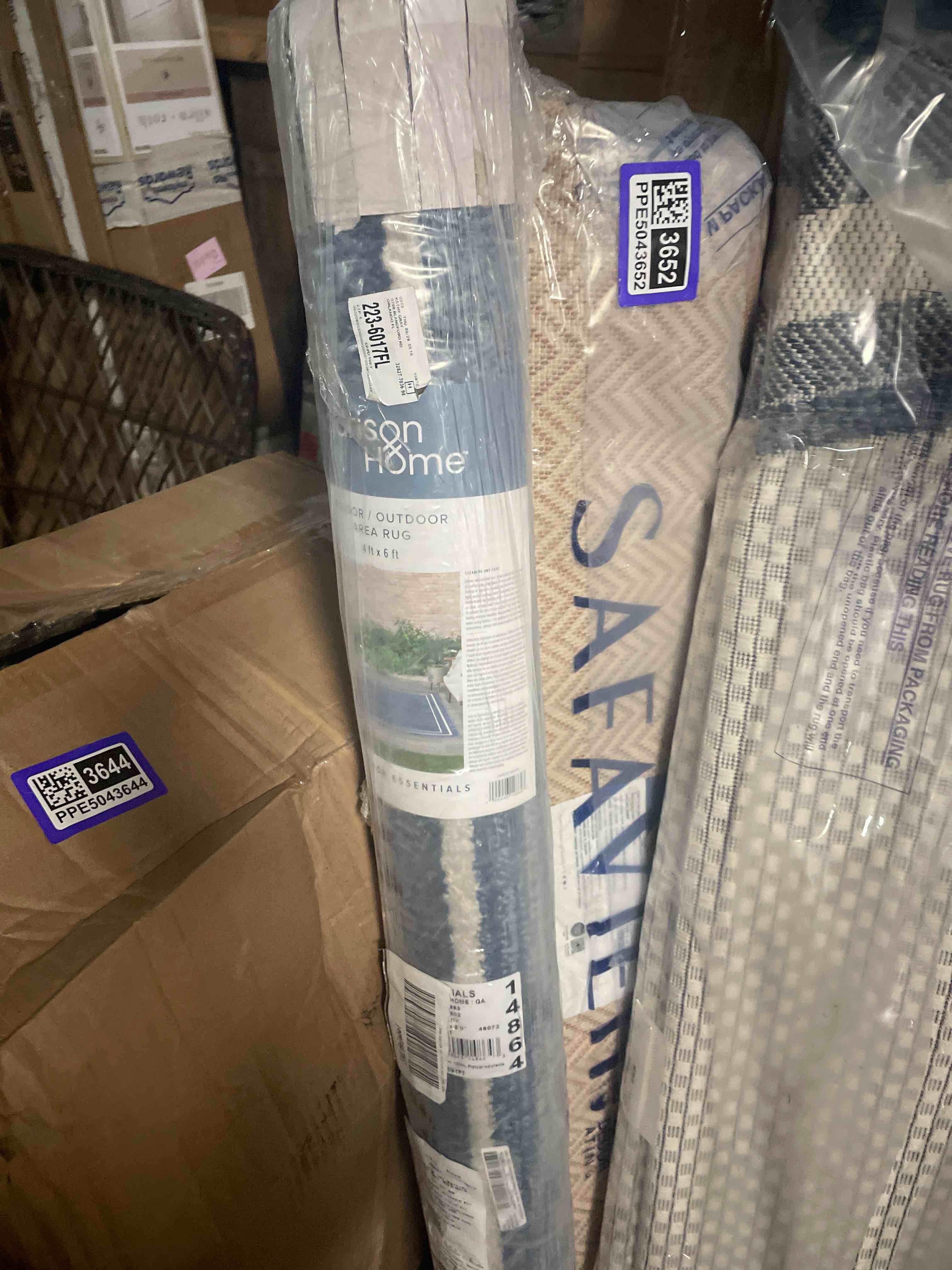 Condition photo showing New/Like New for nourison essentials contemporary bordered indoor/outdoor rug