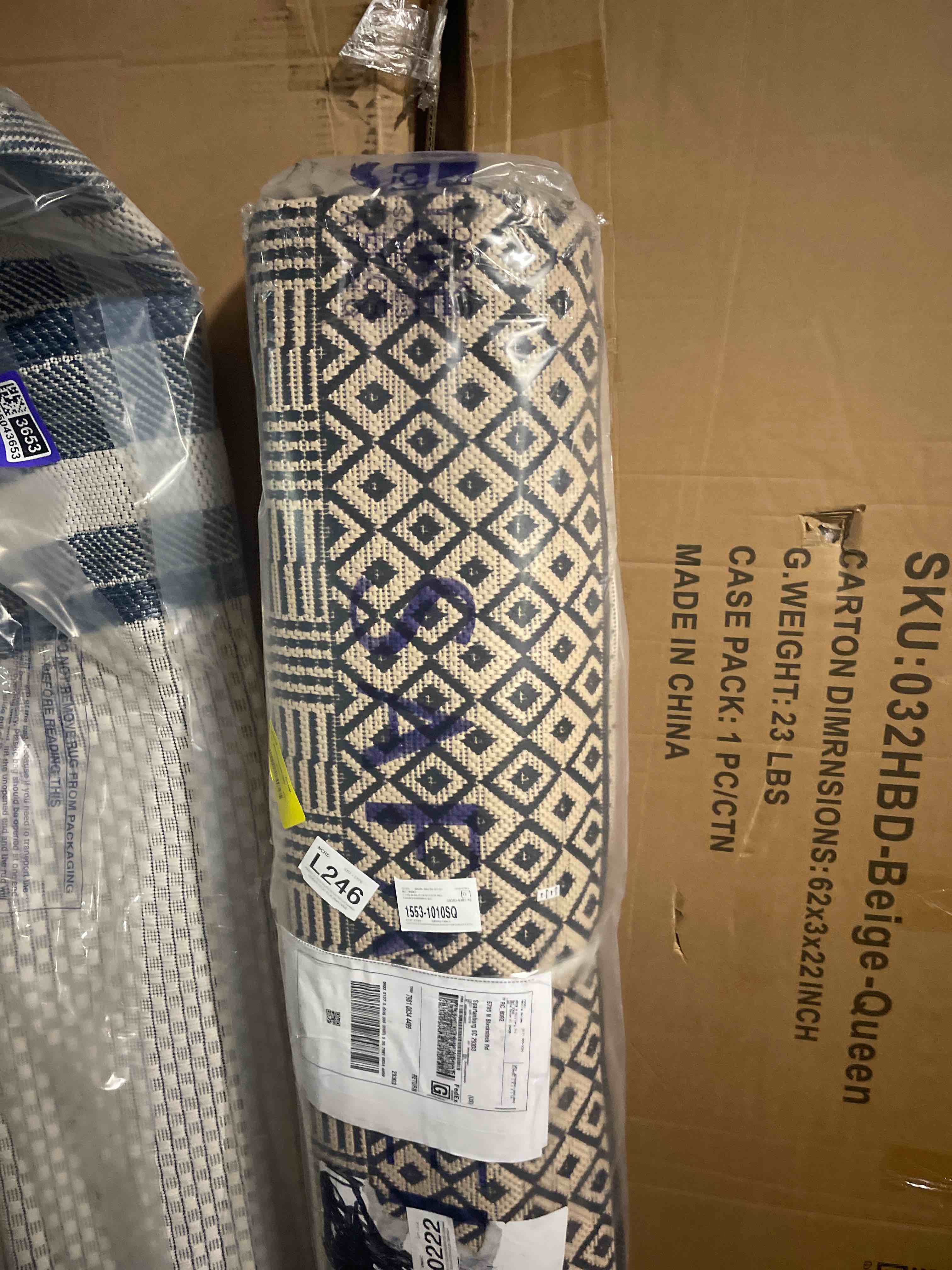 Condition photo showing New/Like New for (similar)sand mine reversible mats, plastic straw rug, modern area rug, large floor mat and rug for outdoors, rv, patio, backyard, deck, picnic, beach, trailer, camping, black & beige, 6' x 9' black & beige 6' x 9'