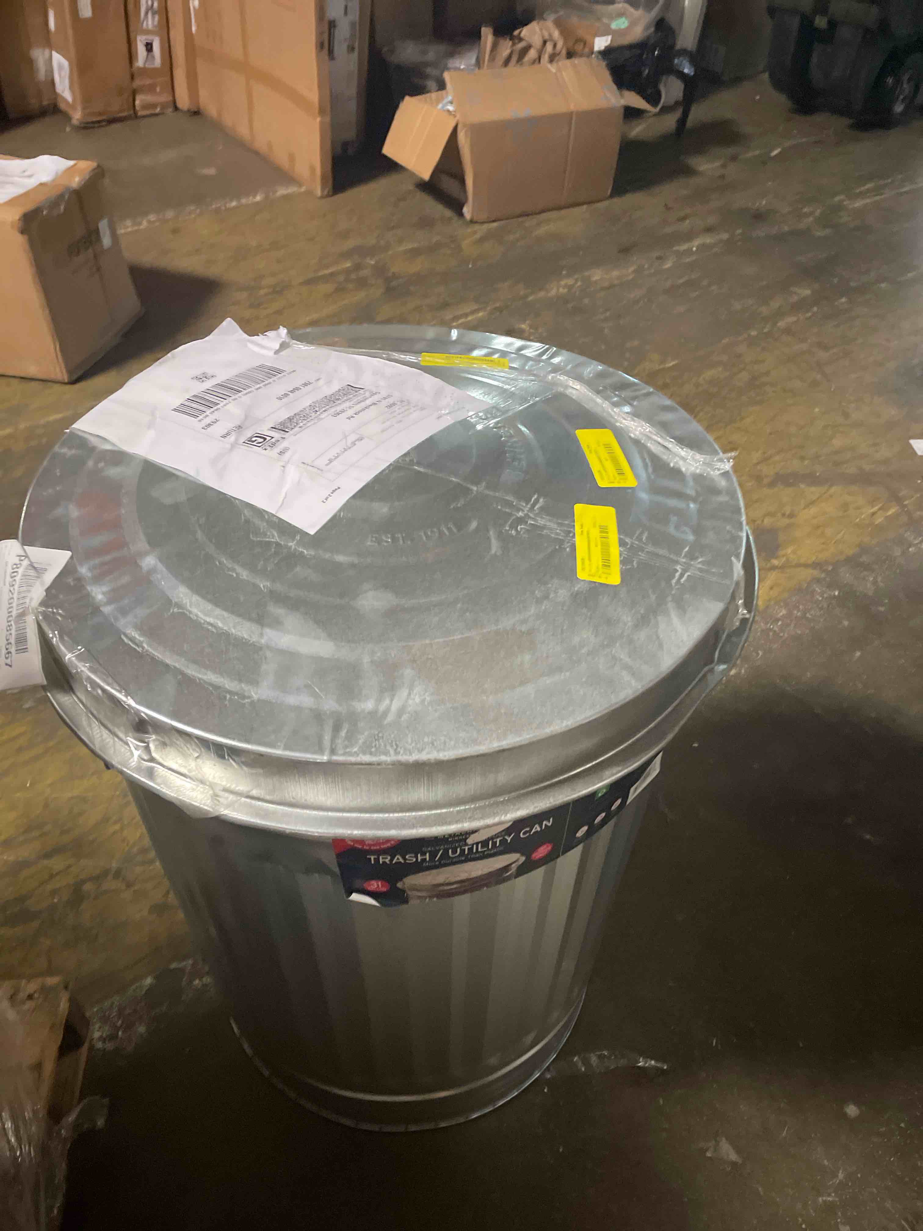 Condition photo showing Good Condition for behrens 31-gallon steel trash can