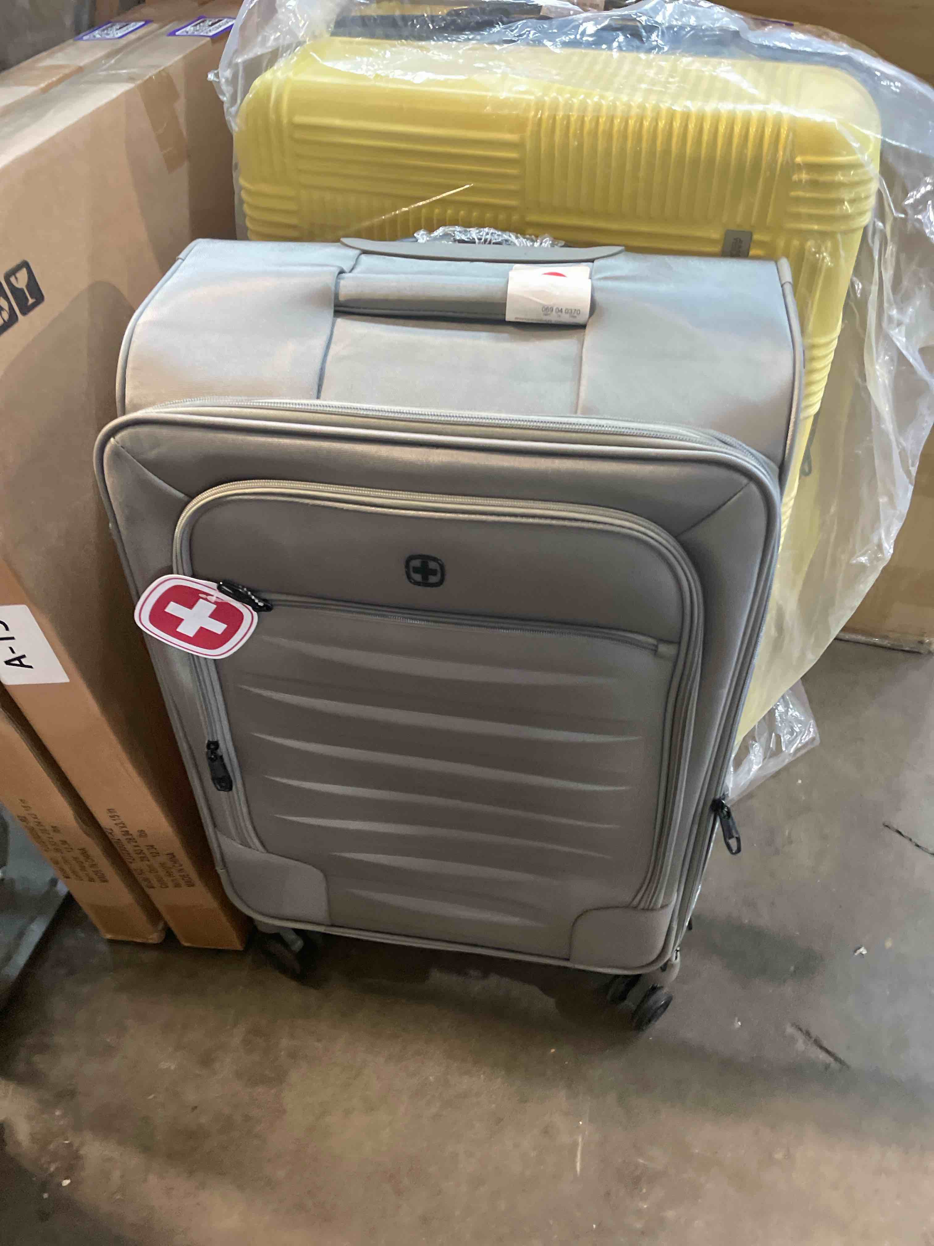 Condition photo showing New/Like New for swissgear sion softside expandable luggage – medium checked suitcase with 360 degree wheels & retractable handle – 25 inch, perfect for 1-7 night trips – pewter checked-medium 25-inch pewter
