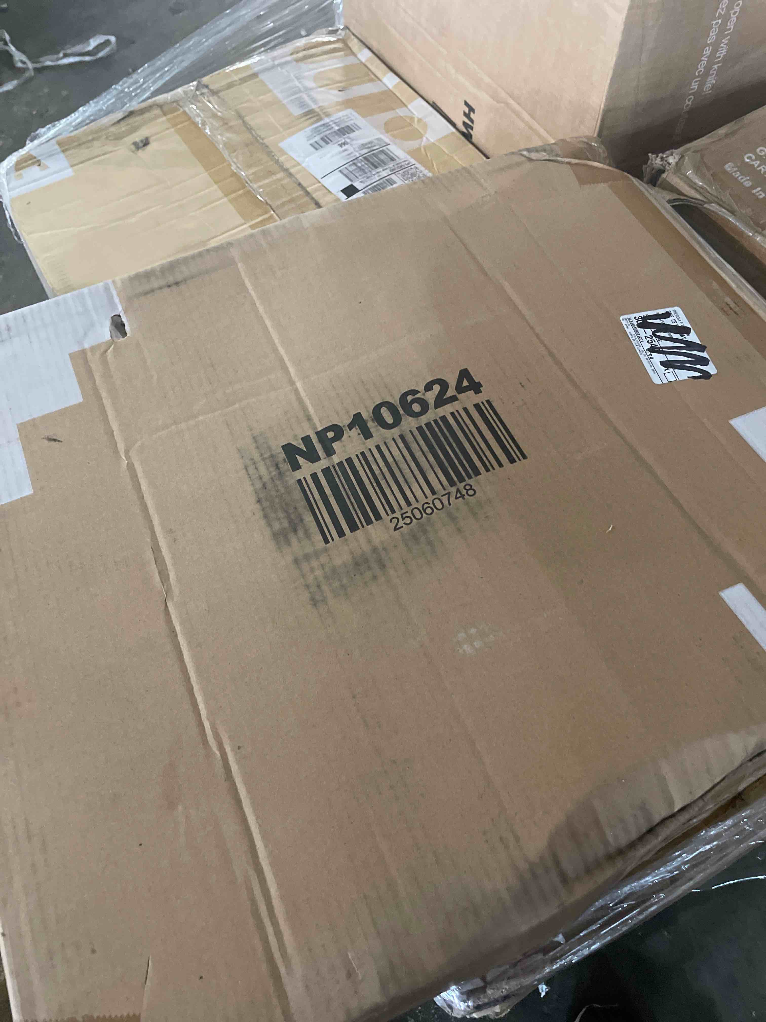 Condition photo showing New/Like New for tangkula fillable umbrella base, 75 lbs water & sand filled heavy duty 20 inch round patio outdoor umbrella weights, umbrella stand for umbrella pole 1.5-1.9 inches, for 9-10 ft market offset umbrella 75.0 pounds
