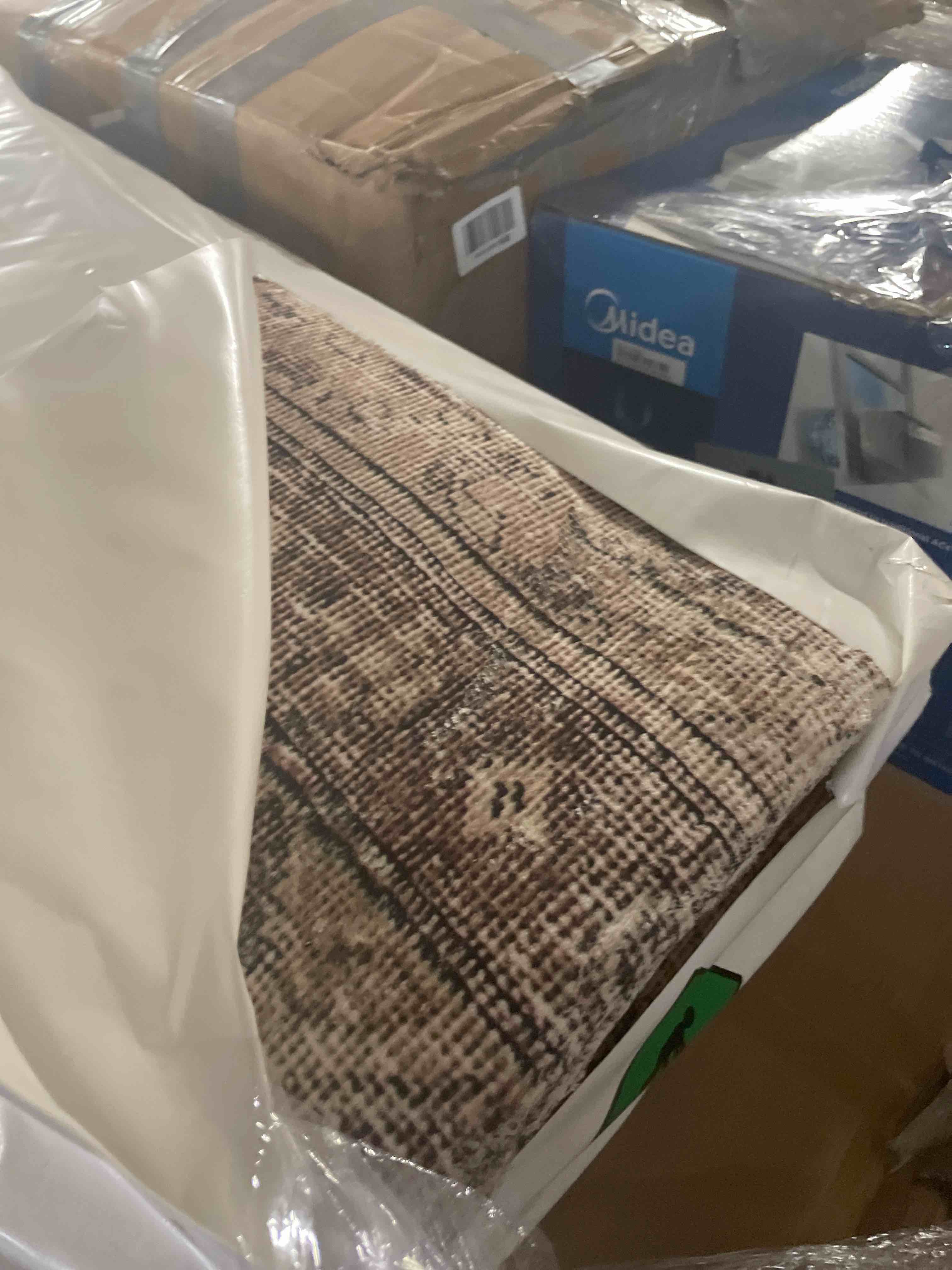 Condition photo showing New/Like New for nuloom orielle rust medallion washable area rug, 9' x 12'