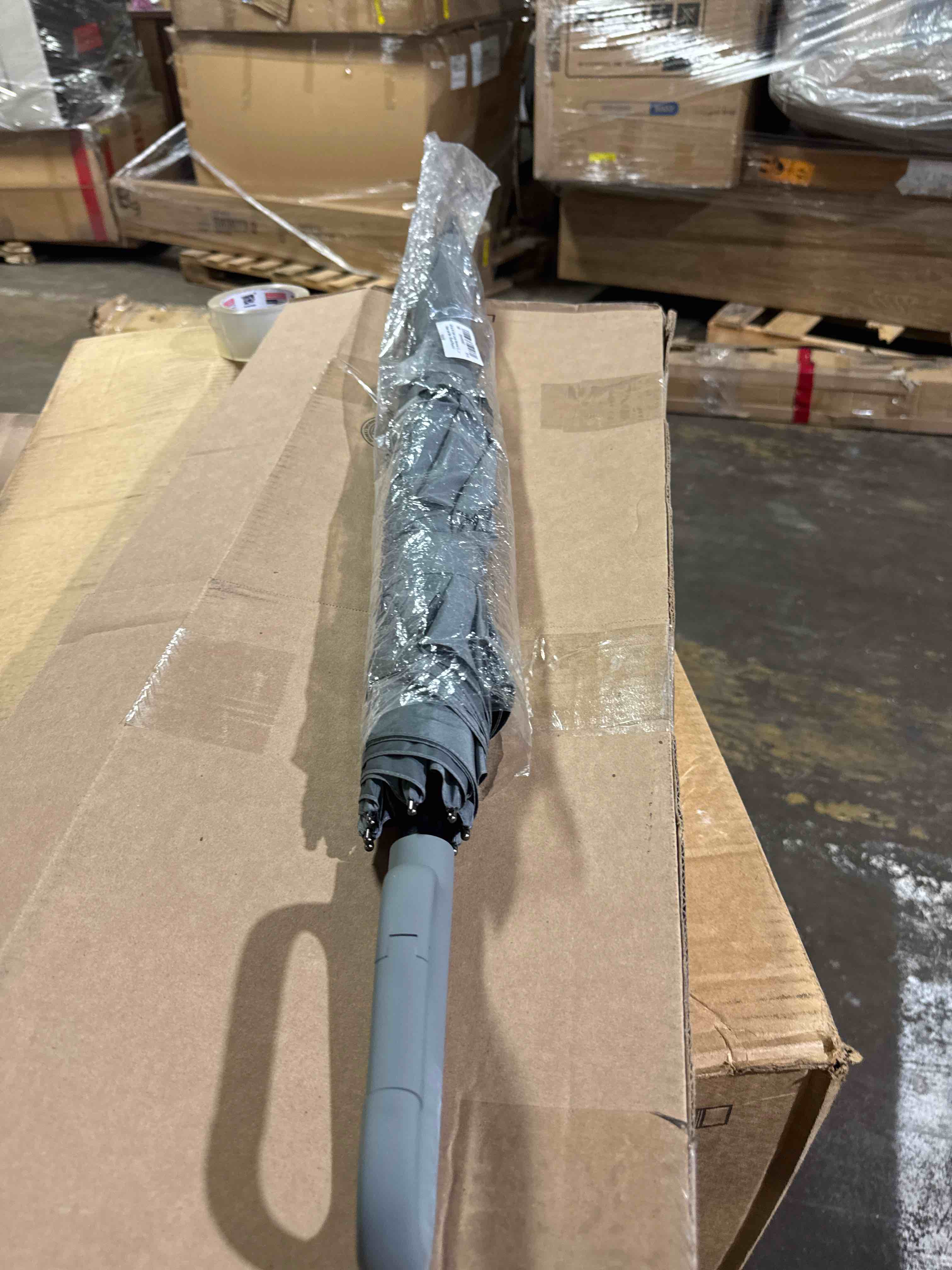 Condition photo showing New/Like New for g4free 48/62 inch large inverted reverse umbrella with c-shaped handle, windproof double layer upside down car rain umbrellas for men women