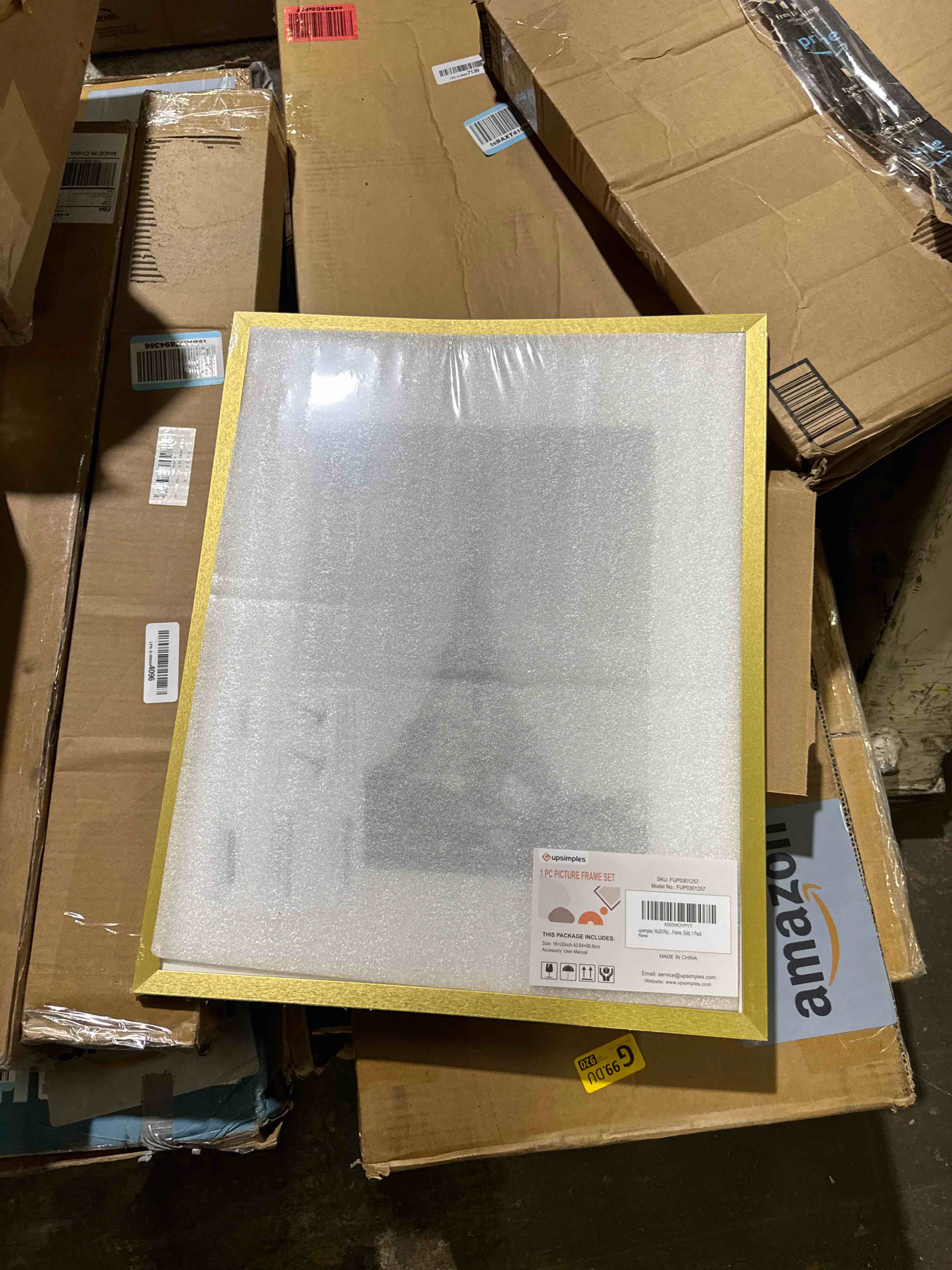 Condition photo showing New/Like New for upsimples 11x14 picture frame, display pictures 8x10 with mat or 11x14 without mat, wall hanging photo frame, gold, 1 pack gold 11x14