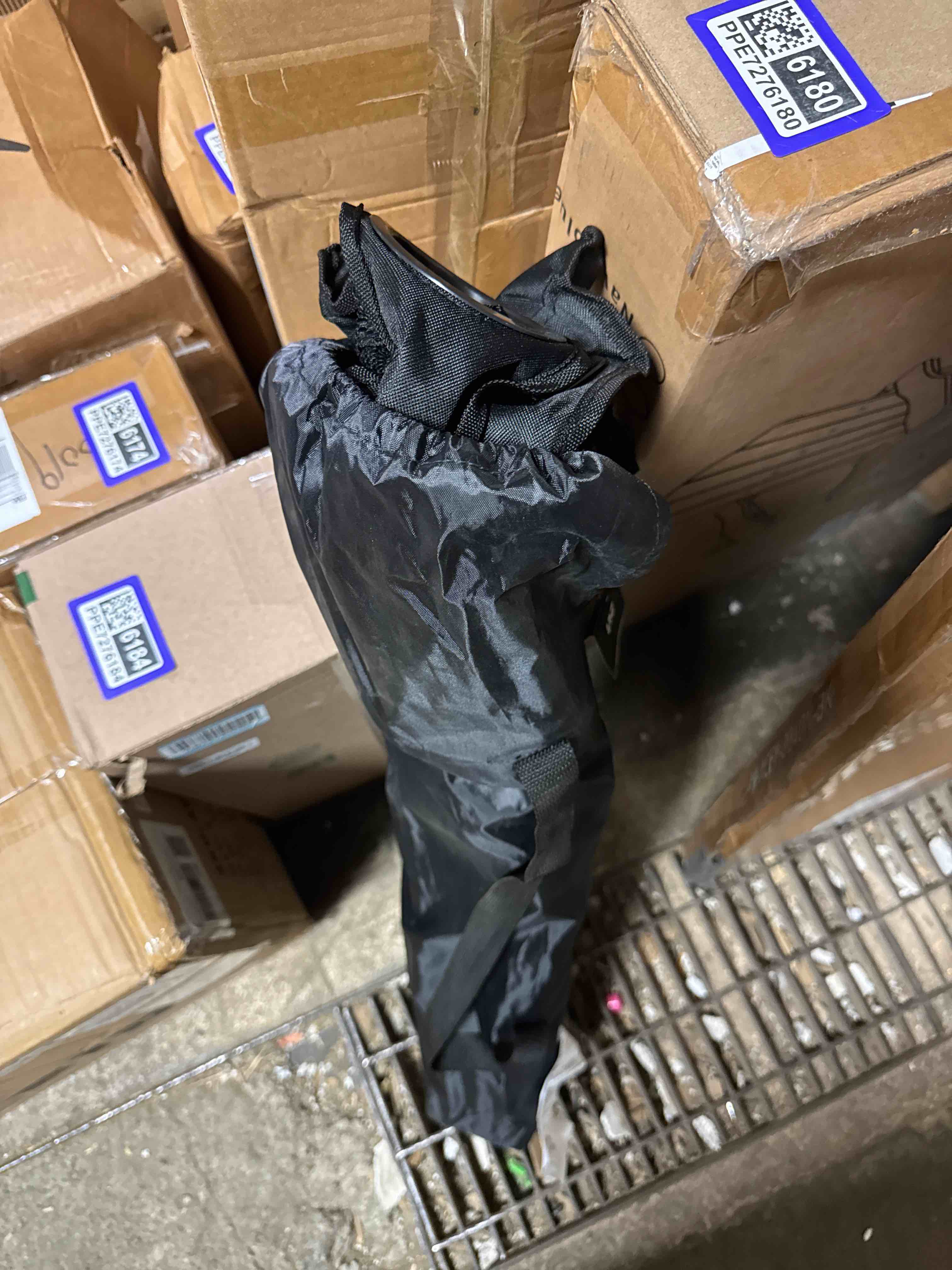 Condition photo showing New/Like New for wiper black camping chair