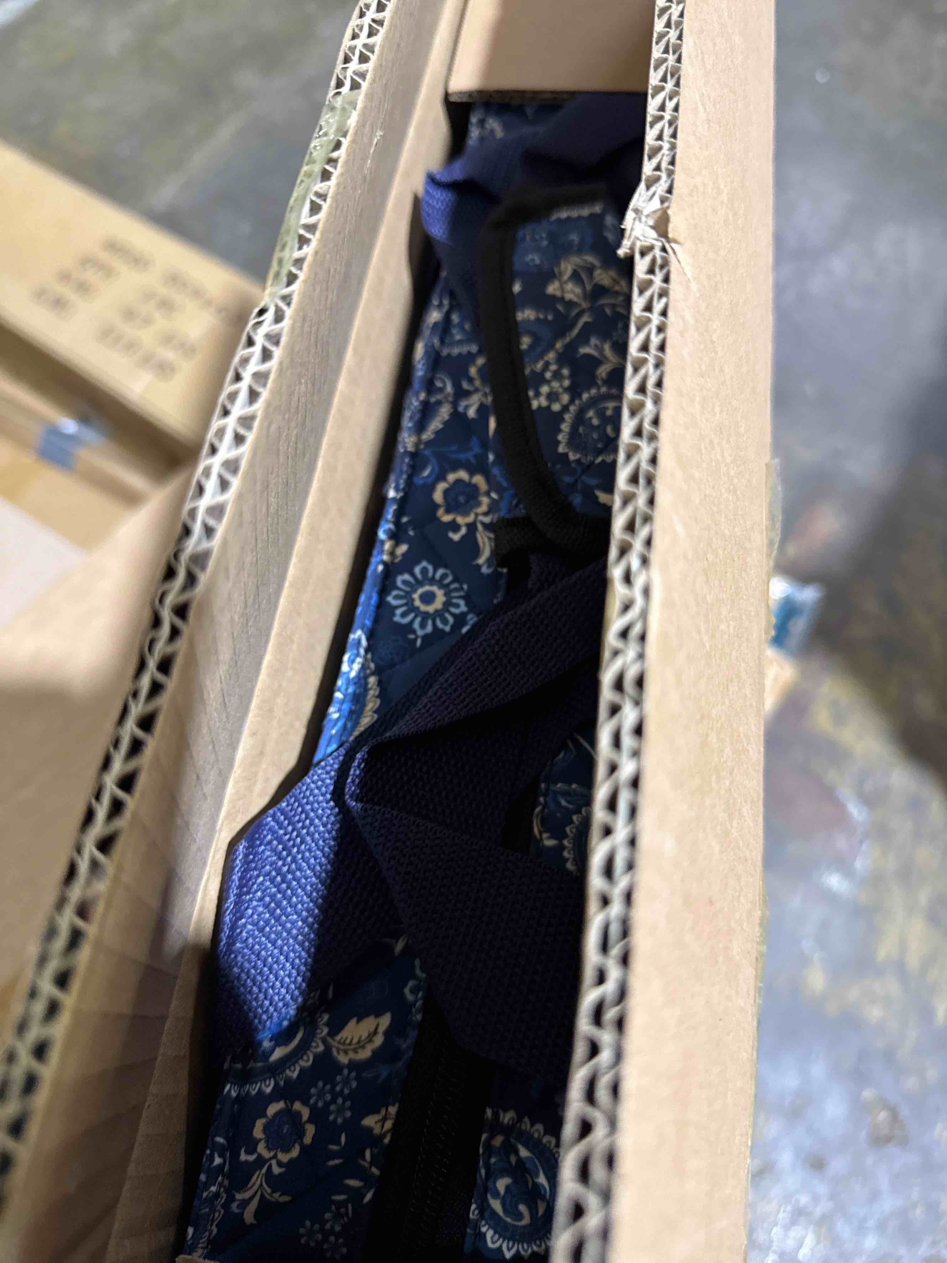 Condition photo showing New/Like New for jongyance american mahjong set with blue carrying bag, 166 white tiles, 4 all-in-one rack/pushers, mahjong tiles set (ma jong, mah-jongg, majiang)