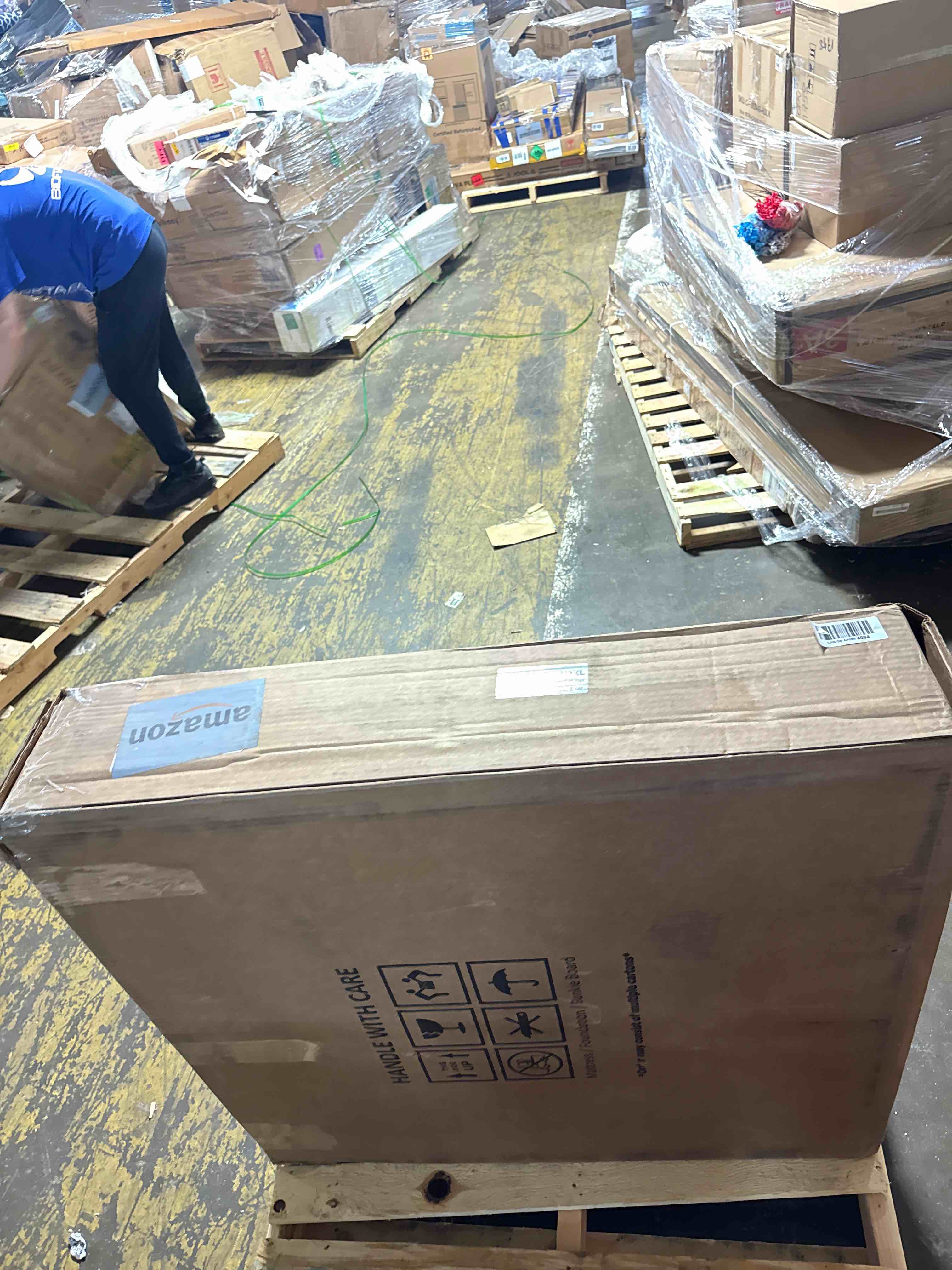 Condition photo showing New/Like New for upcanso twin xl box spring bed base 6 inch, low profile metal boxspring xl twin with fabric cover, 2000 lbs max weight capacity mattress foundation, noise-free, easy assembly 6 inch twin xl