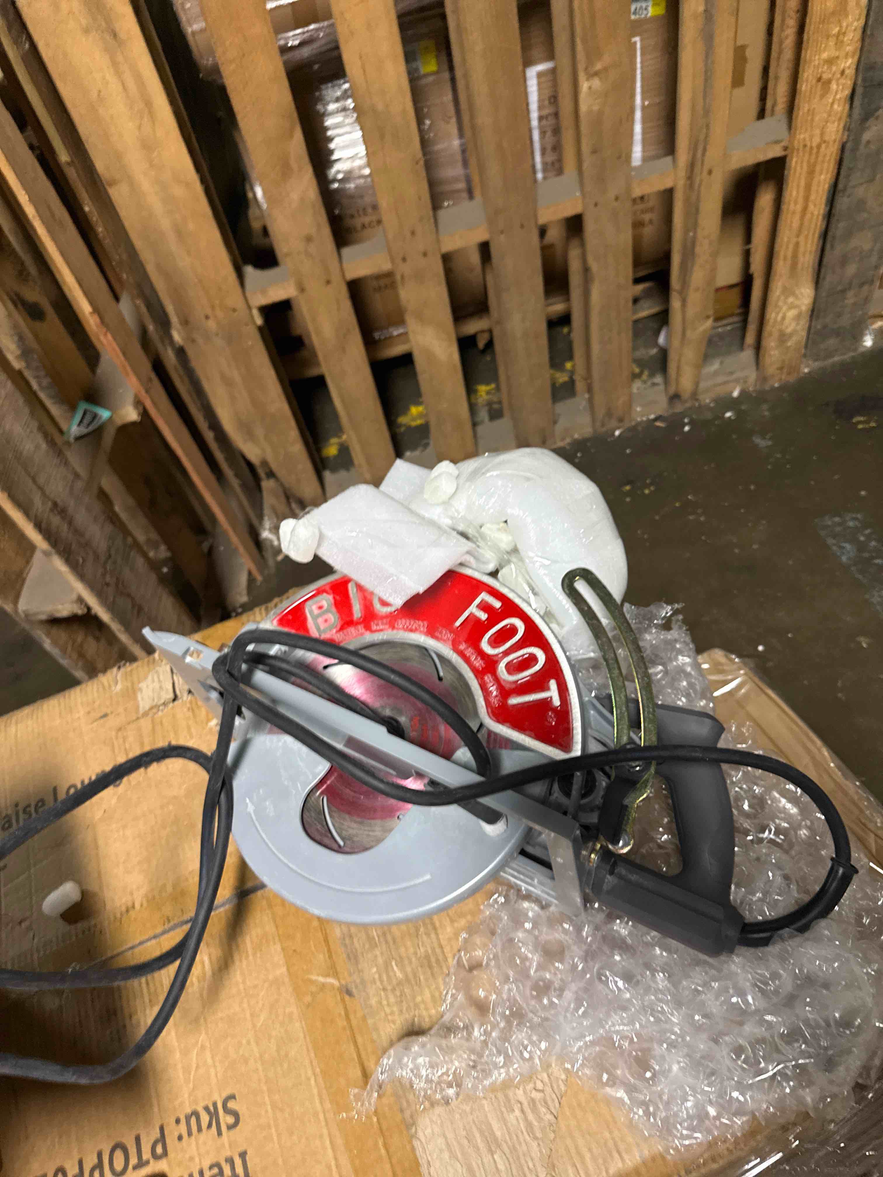 Condition photo showing Good Condition for big foot tools 10 1/4 circular saw magnesium worm drive saw beam saw with skil motor - professional power saw for one pass precision cutting and durability - bf-ug - sc-1025su (used)