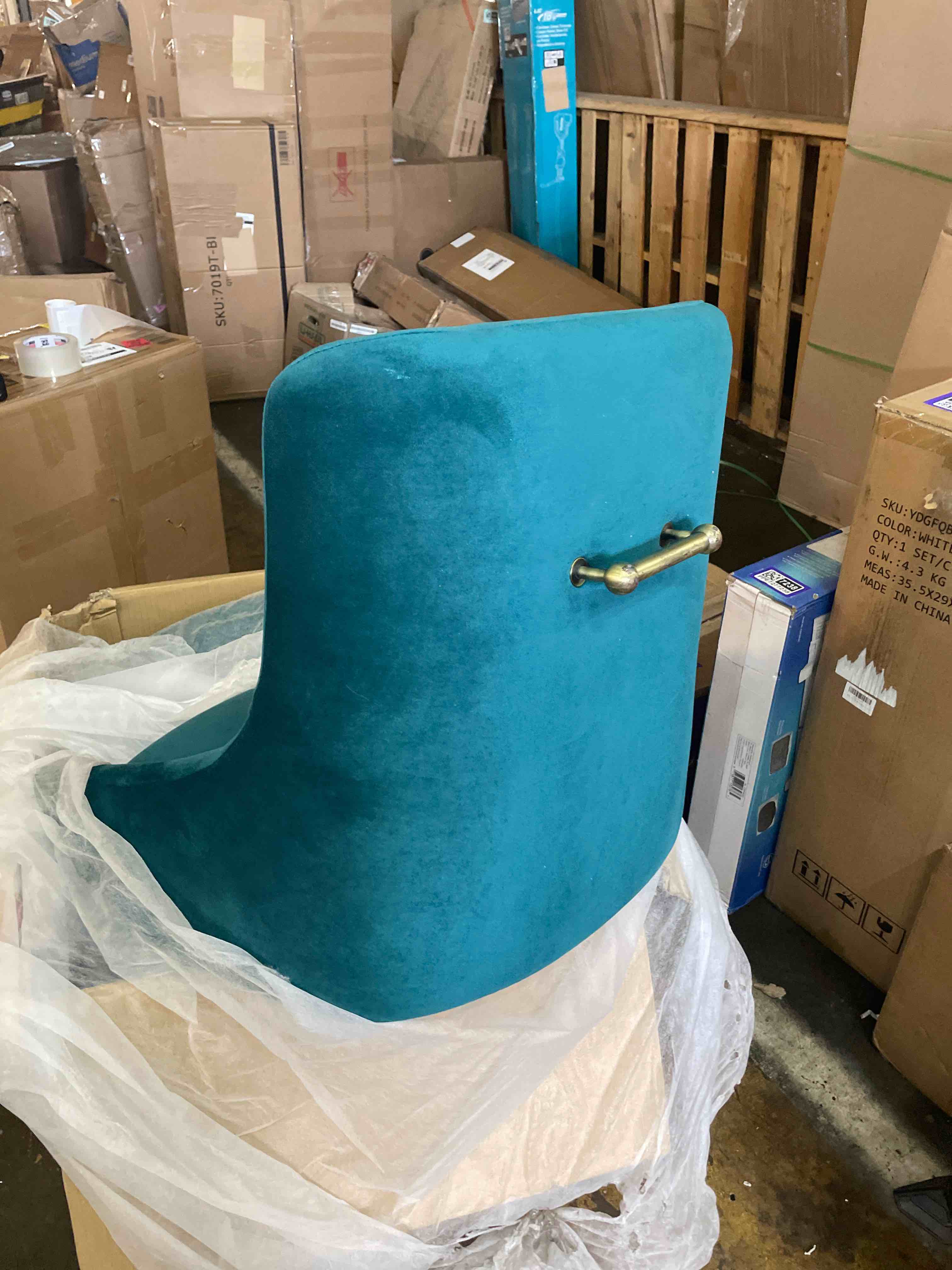 Condition photo showing Good Condition for modern dining chair set of 2, mid-century room chair, upholstered comfortable velvet with back pull rod and metal legs for kitchen, dining, living (green), (dyxsd)