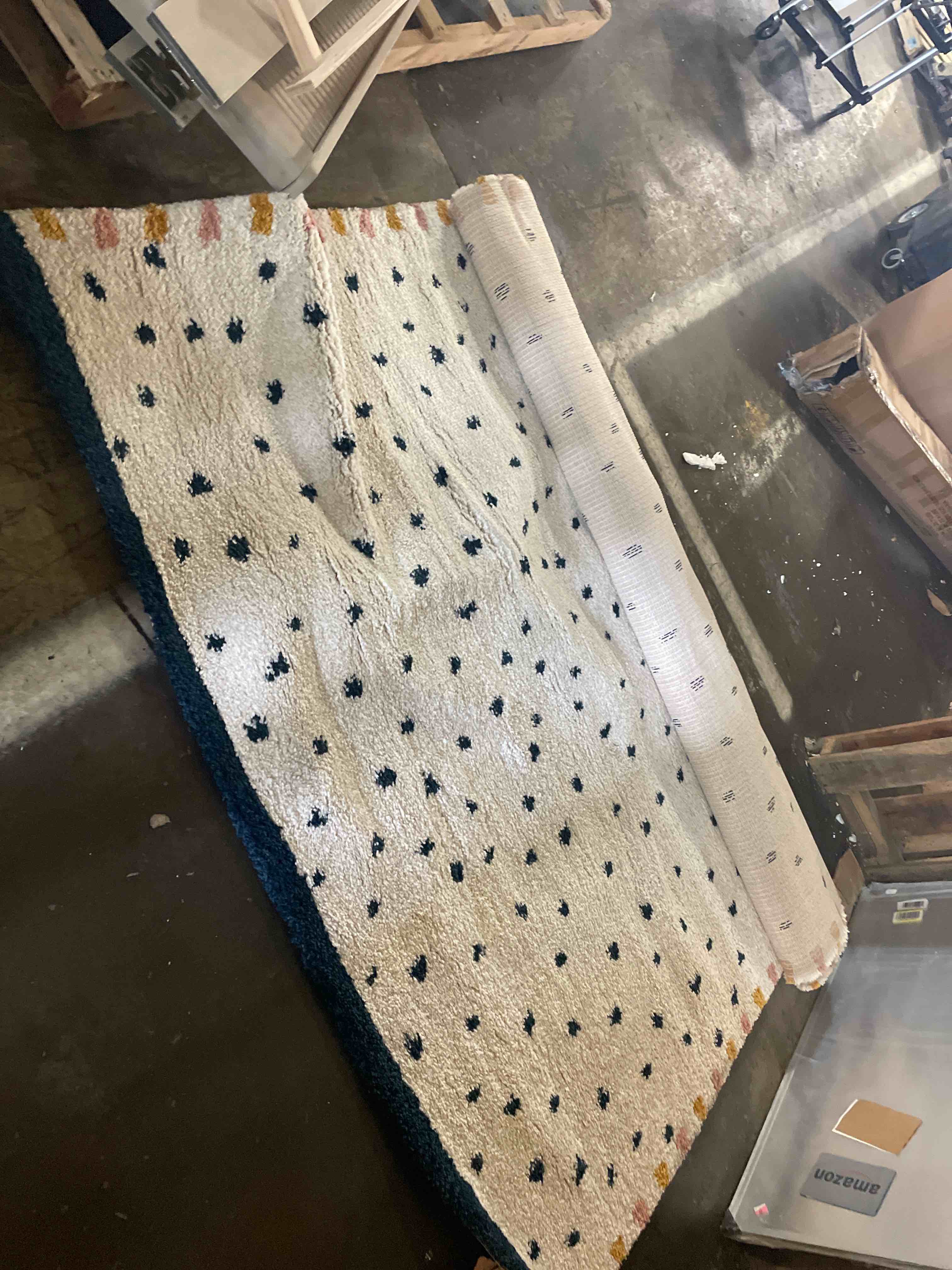 Condition photo showing New/Like New for (similiar)nuloom dorie polka dot area rug, 5x8, multi