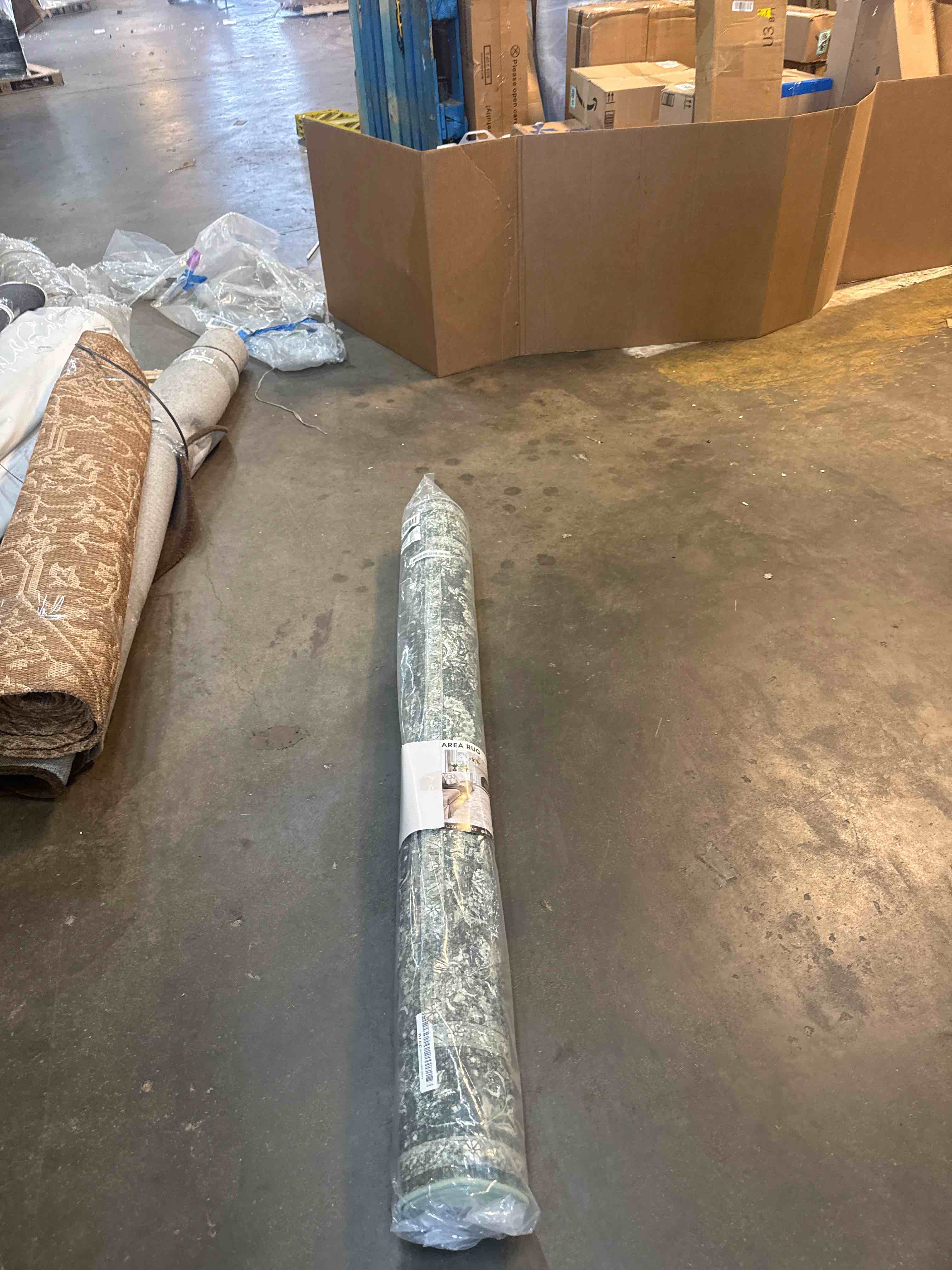 Condition photo showing New/Like New for 5x7 area rugs, soft non slip low pile washable rug, boho modern rug for living room, bedroom, dining room, sage green