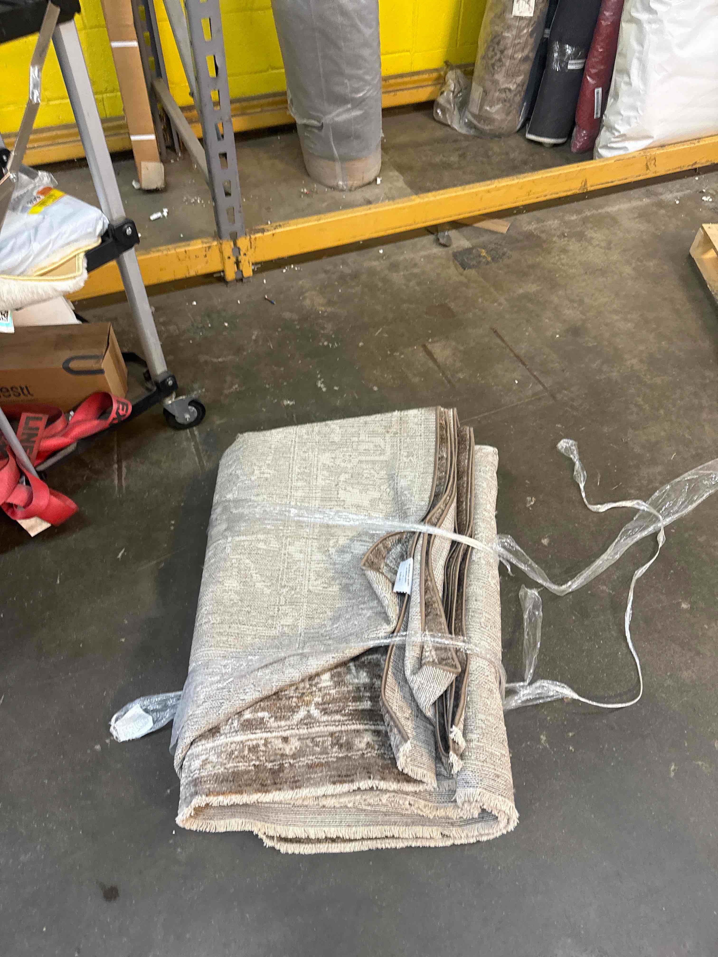 Condition photo showing New/Like New for loloi magnolia home by joanna gaines pace collection pac-01 bark/natural 9'-6" x 12'-3" area rug bark / natural 9'6" x 12'3" (rectangular)