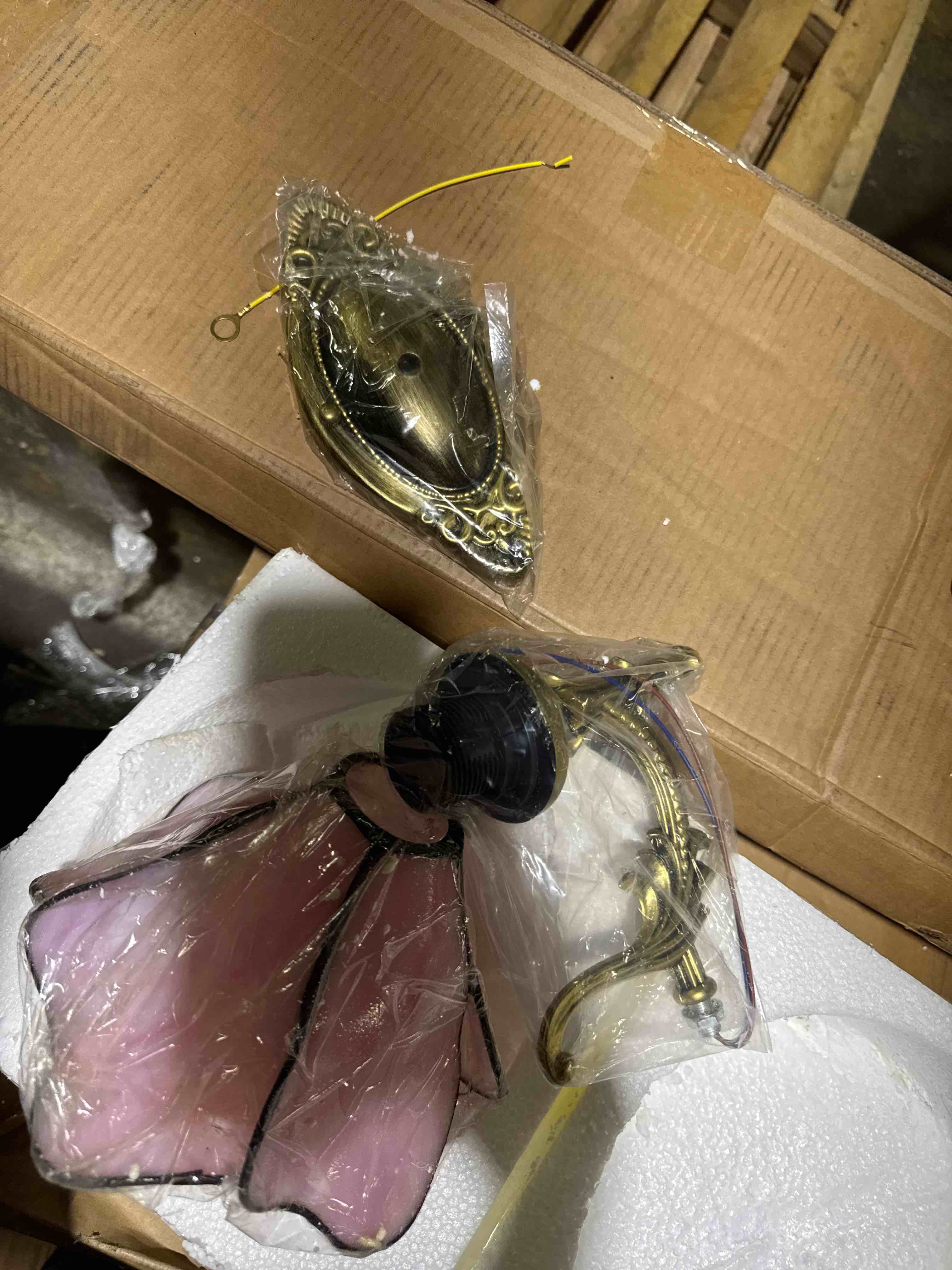 Condition photo showing New/Like New for solid color blue pink stained glass wall sconce lamp with pull chain switch, tiffany style vintage wall light for bathroom vanity bedroom bedside reading hallway garage,pink