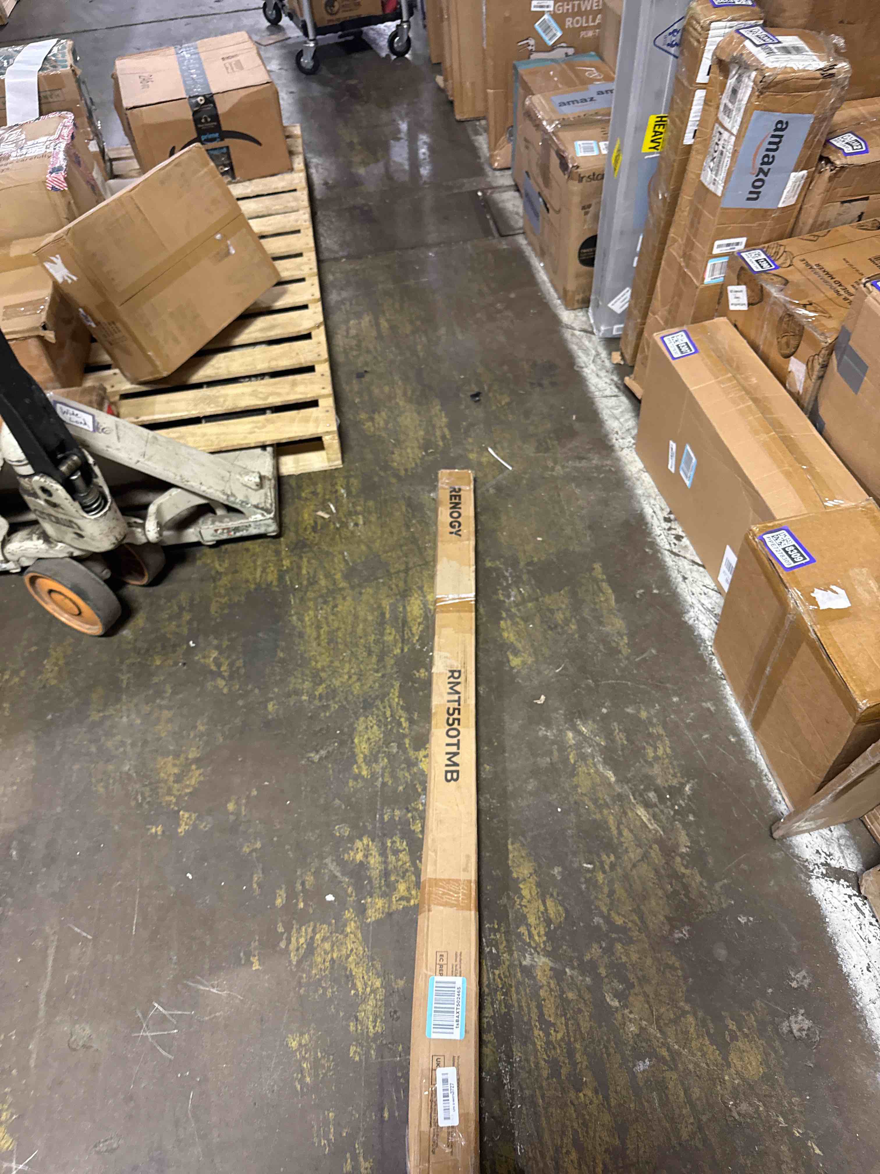 Condition photo showing New/Like New for renogy 50in adjustable solar panel mount brackets with foldable tilt legs on any flat surface for rv, roof, boat, supports up to 320w, over 160w renogy n-type panels or 2 x 100w panels 50in adjustable tilt mount mount