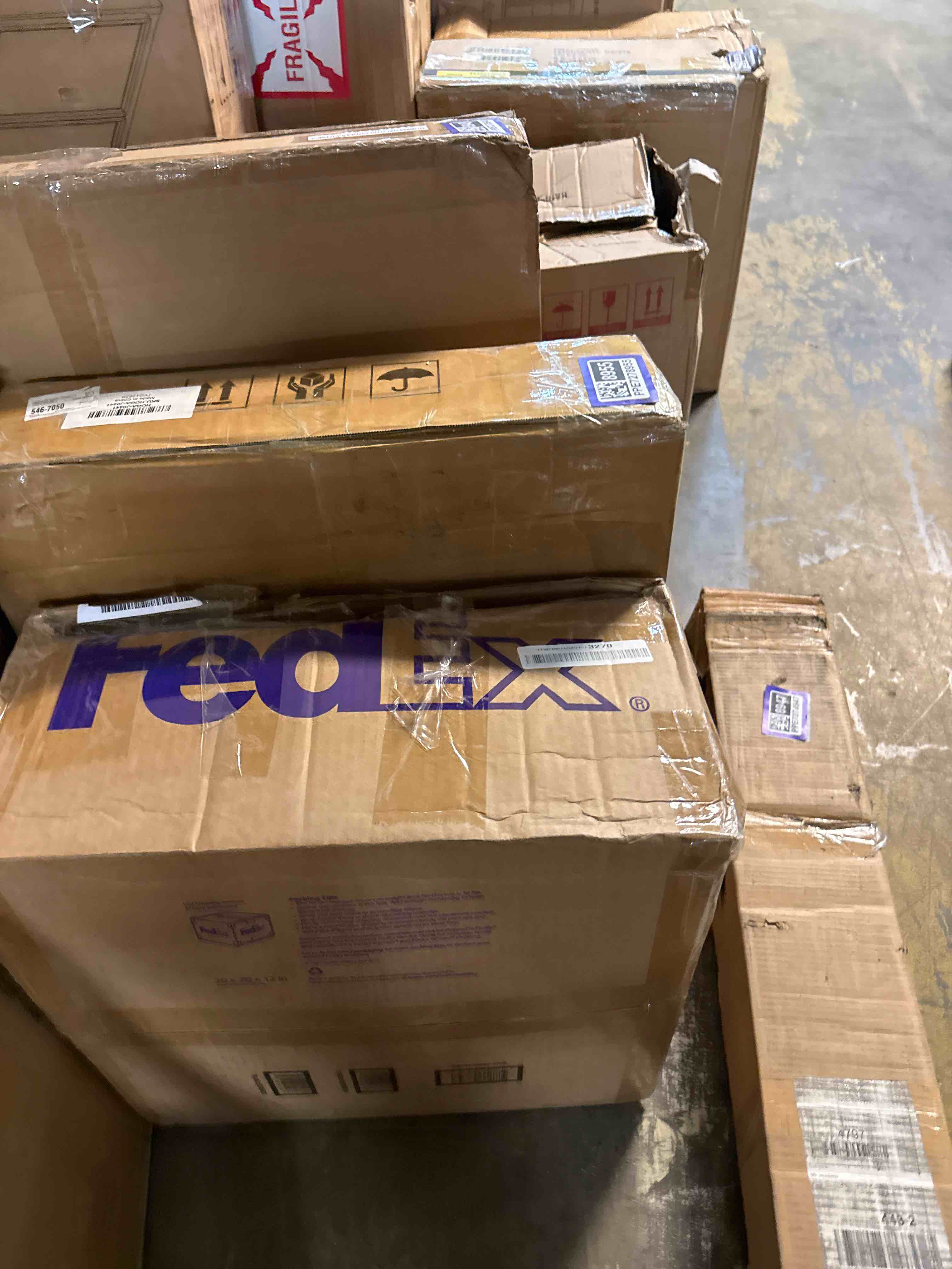 Condition photo showing Good Condition for vacmaster smf1501 2-in-1 steam mop for floor cleaning with detachable handheld steamer, quick-heating & lightweight for hard floors, carpets, tiles and upholstery