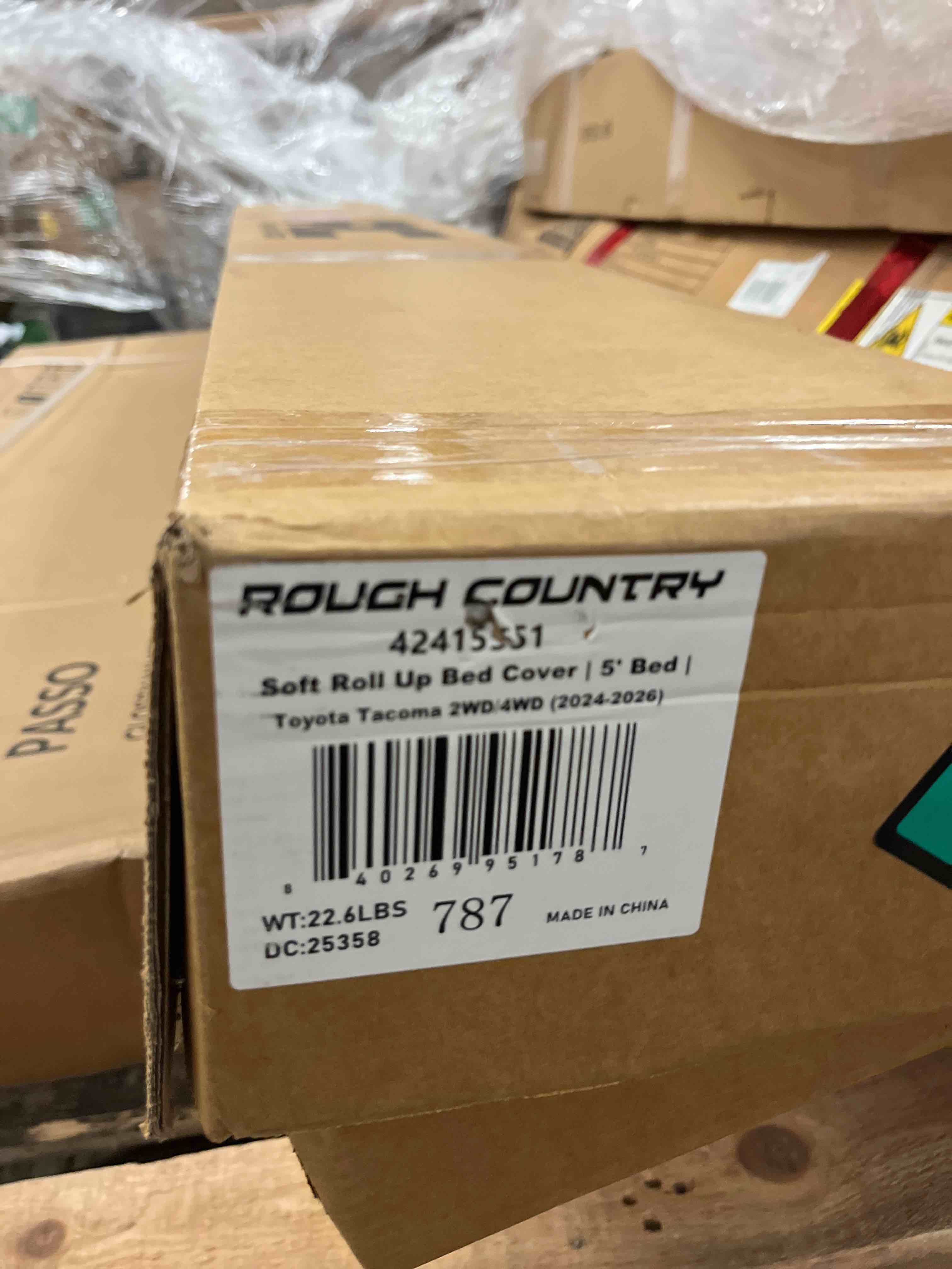 Condition photo showing New/Like New for rough country soft roll-up bed cover for 24-25 toyota tacoma | 5 - 42415551