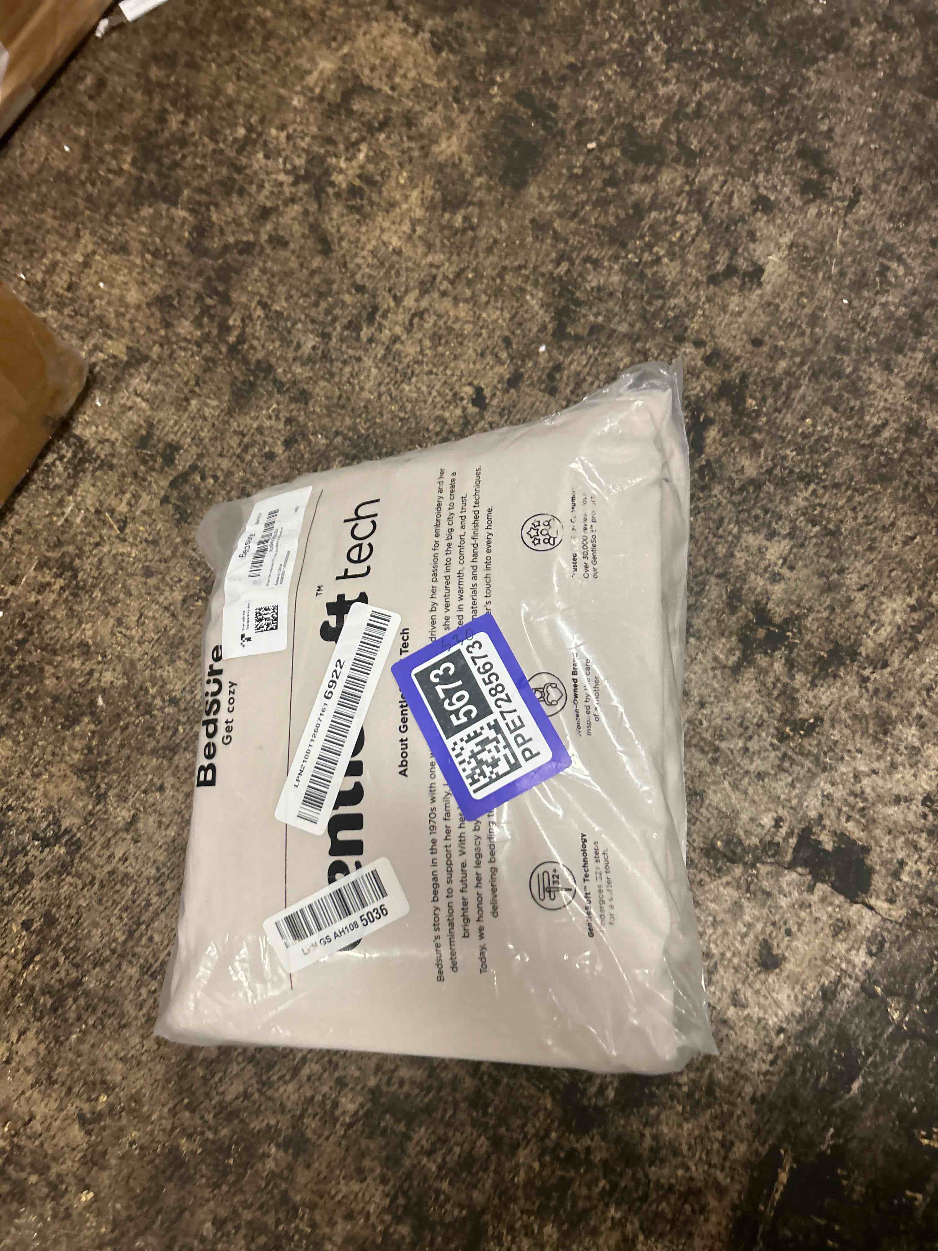 Condition photo showing New/Like New for bedsure deep pocket queen sheets, 6 piece, prewashed ultra-soft, 18-inch