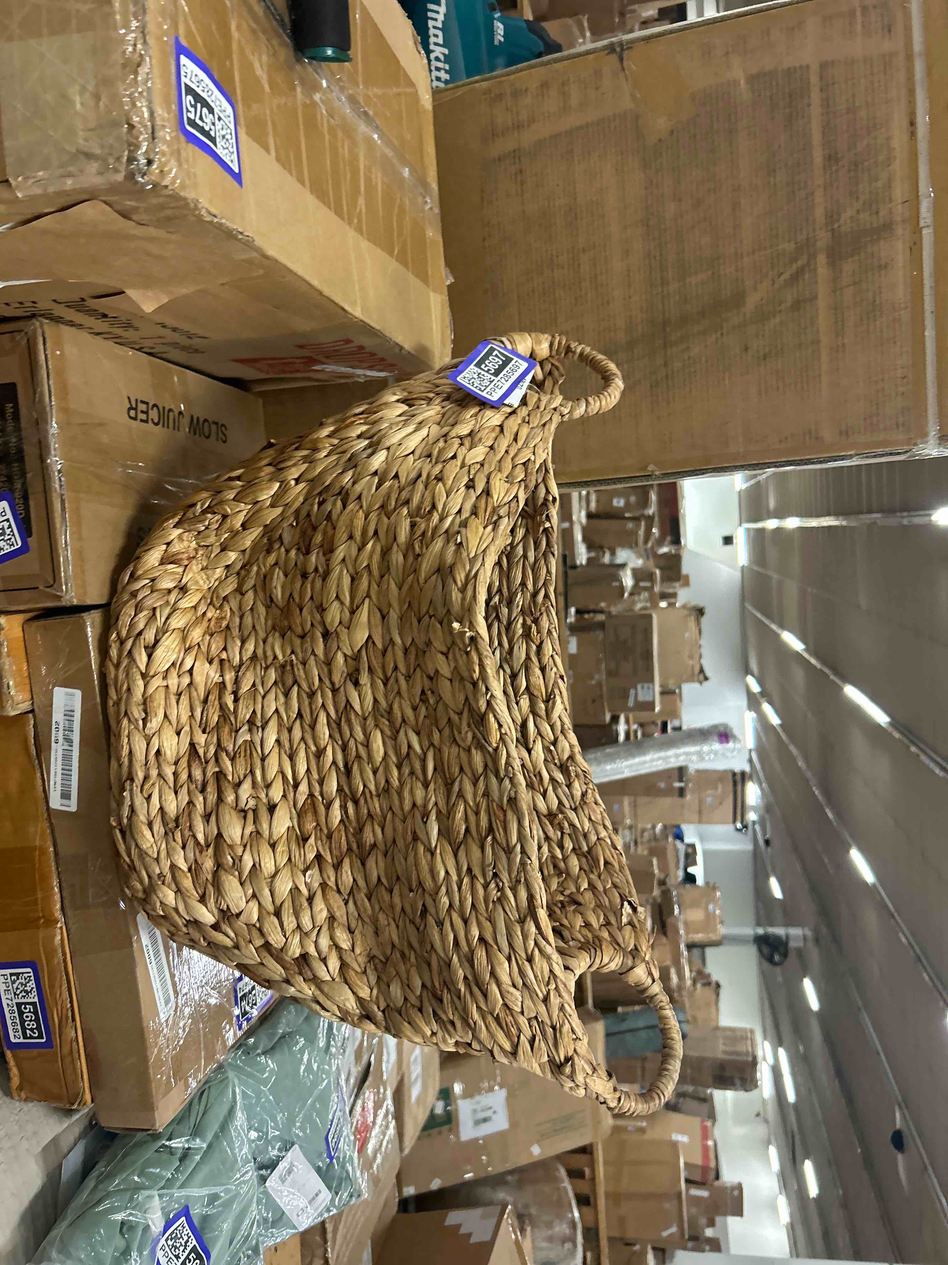 Condition photo showing New/Like New for deco 79 seagrass storage basket, large woven basket, 20" x 18" x 19", brown