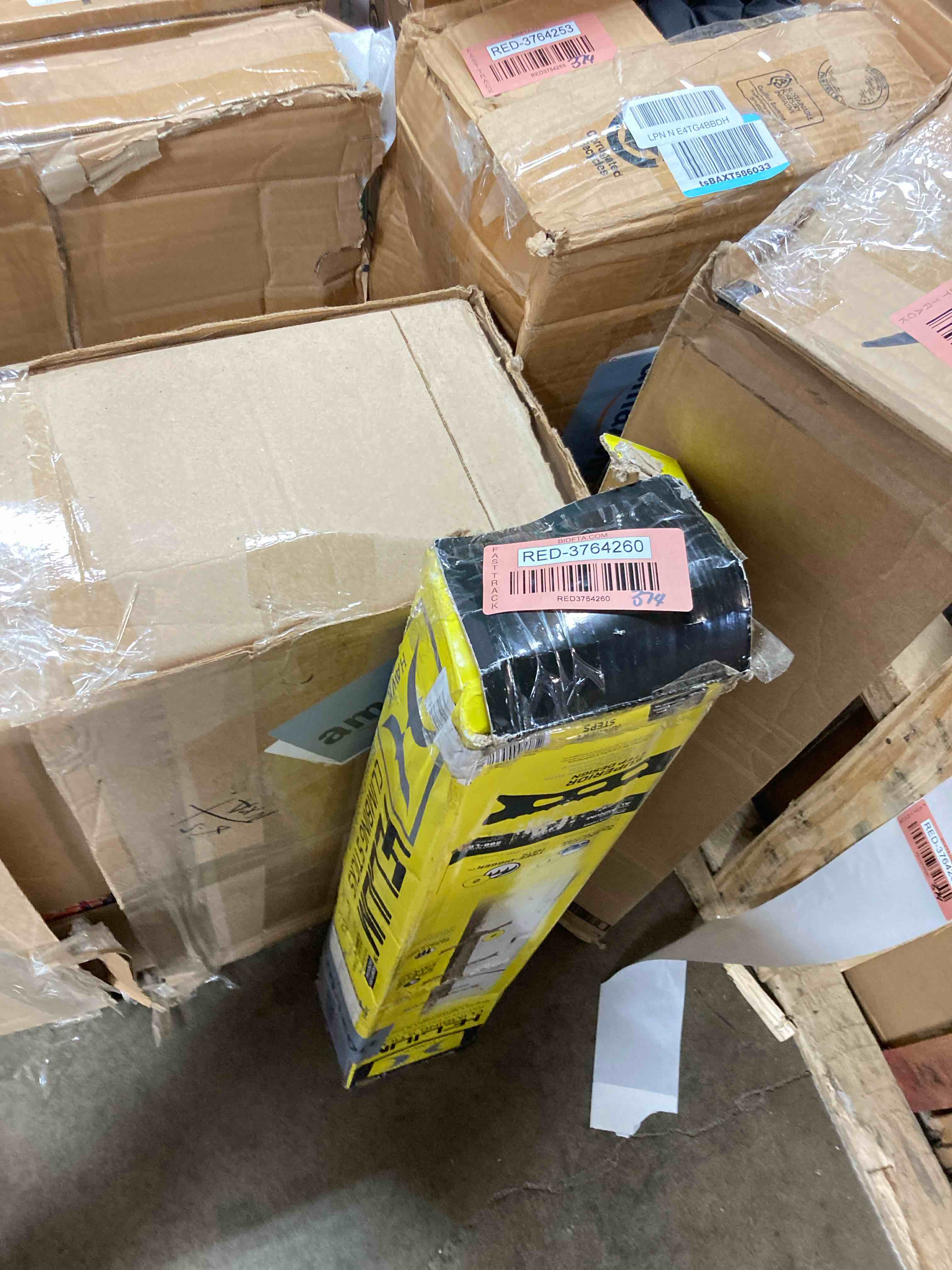 https://s3.amazonaws.com/lotting-images-prod/phillipi/RED3764260_1741982882062.jpeg