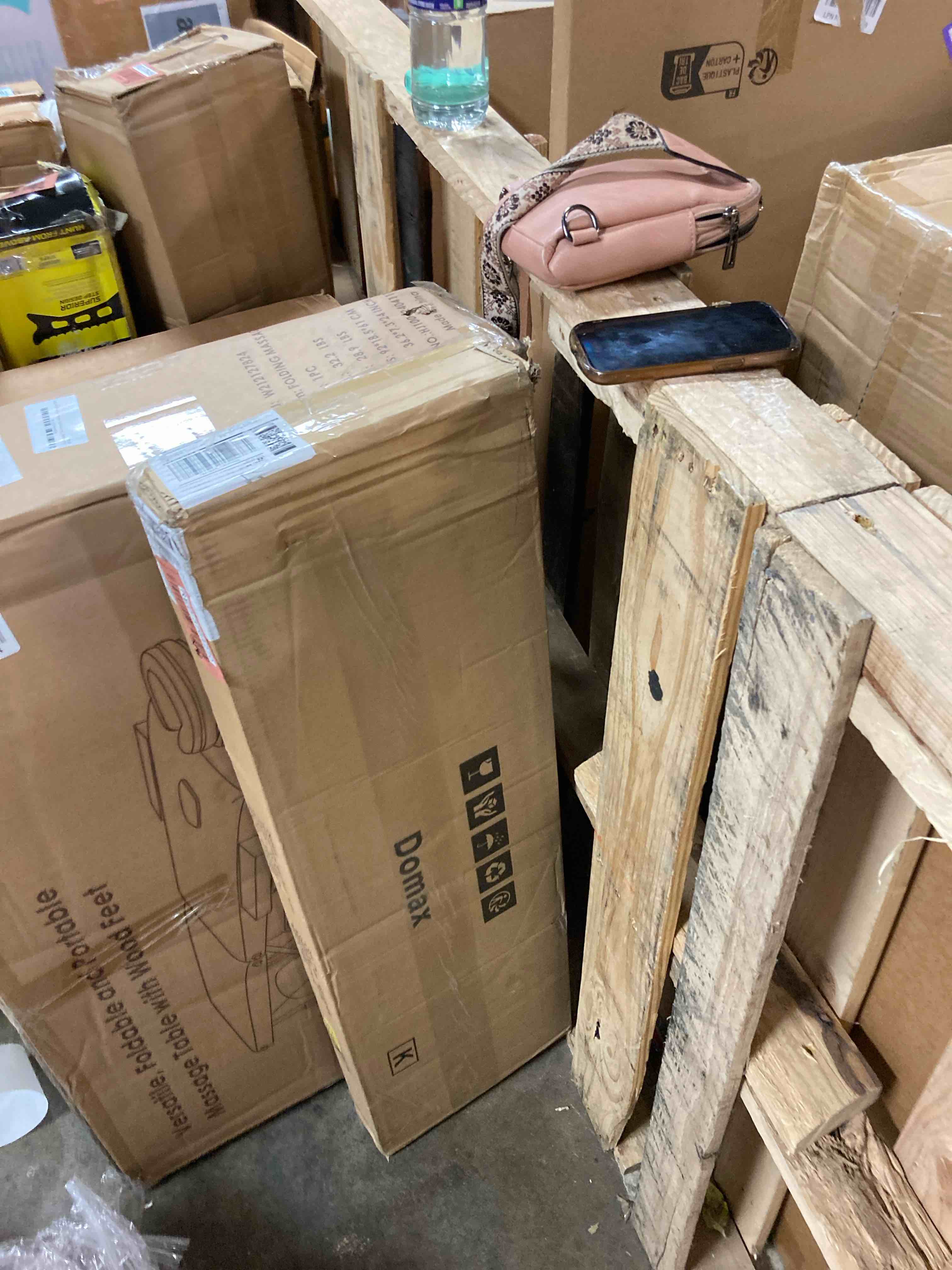 https://s3.amazonaws.com/lotting-images-prod/phillipi/RED3764270_1741983461979.jpeg